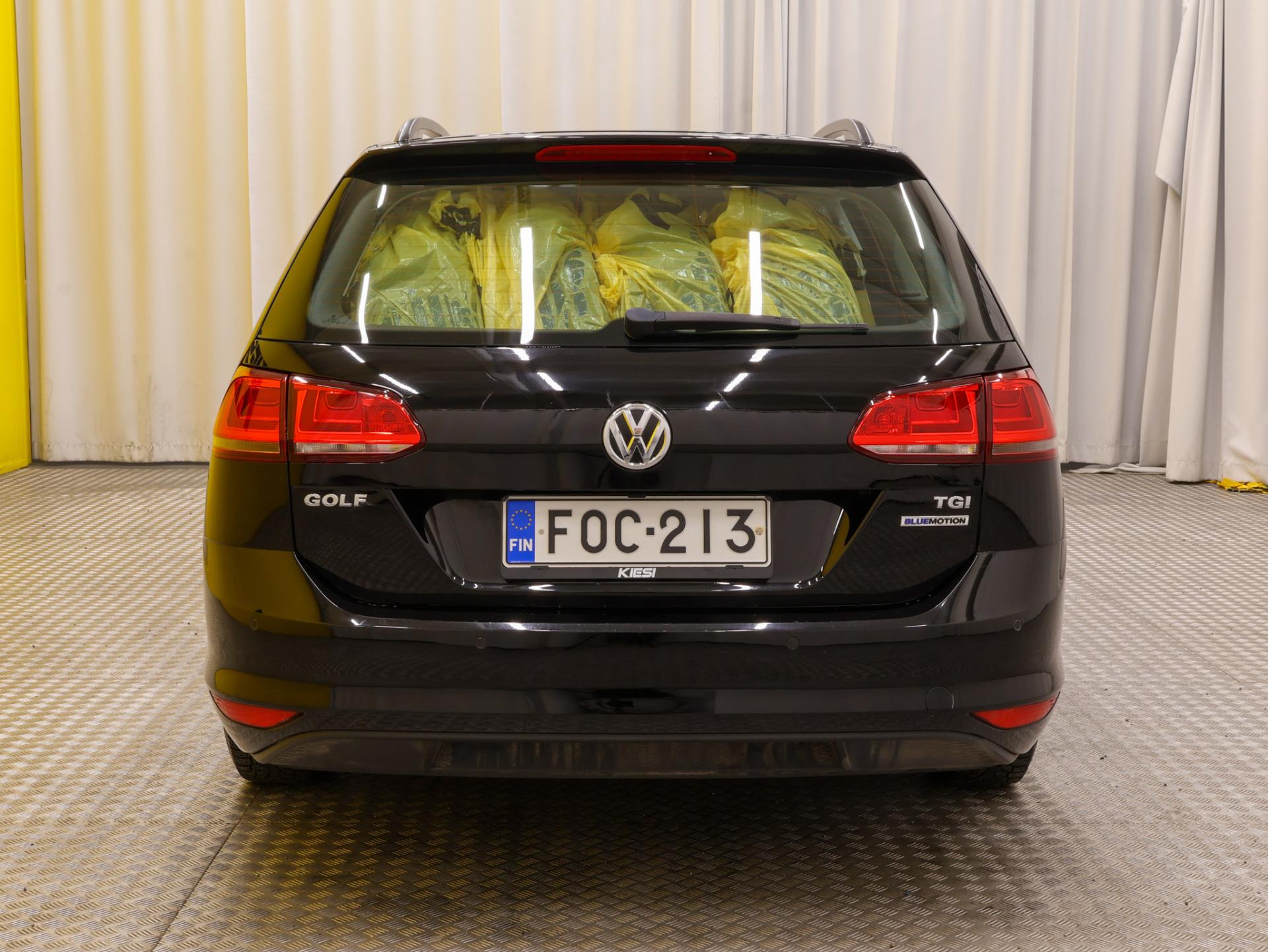 VOLKSWAGEN Golf 2015
