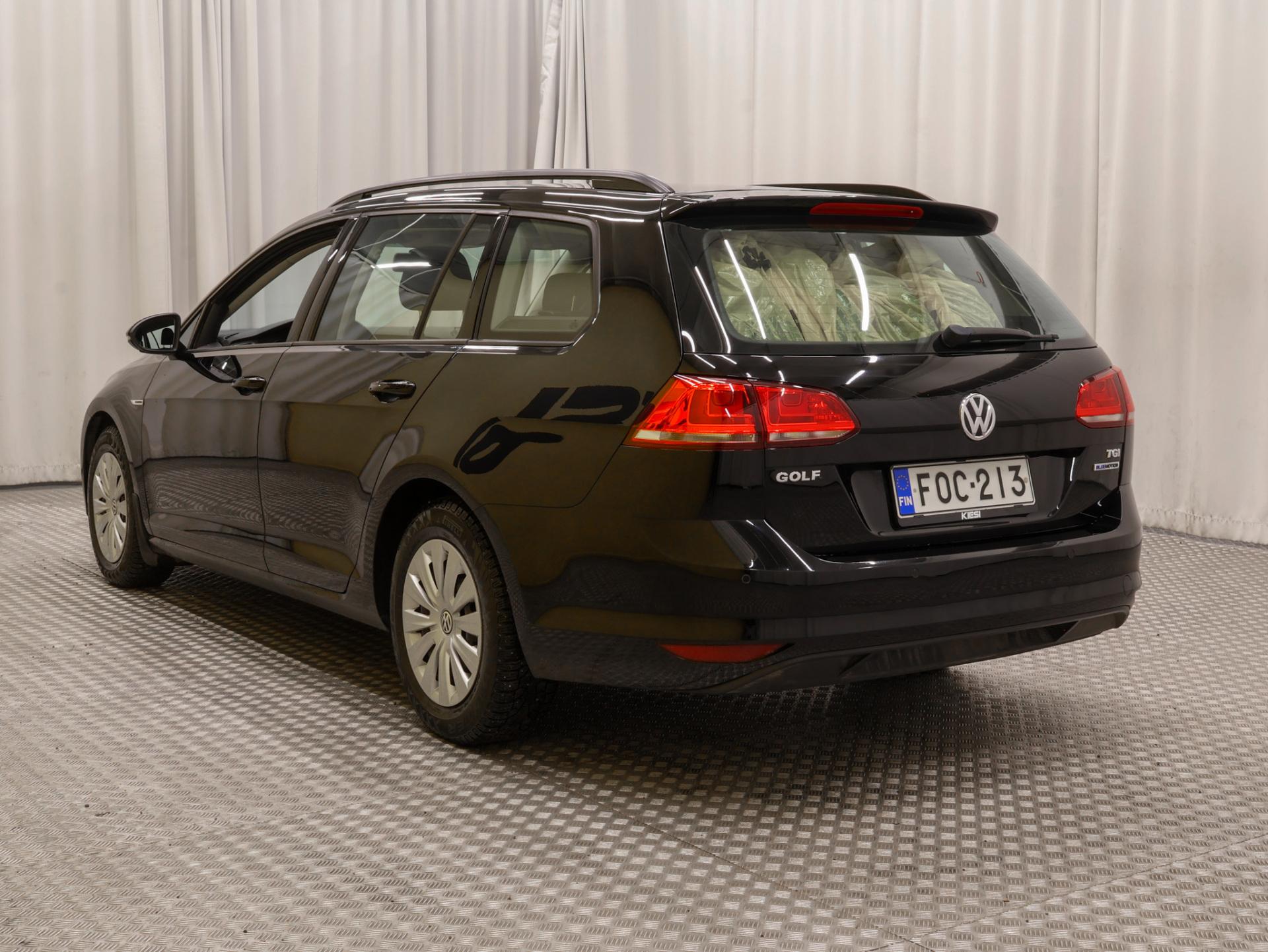 VOLKSWAGEN Golf 2015