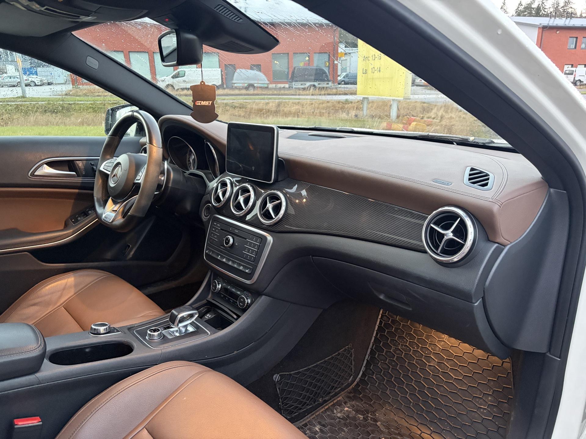 MERCEDES-BENZ GLA 45 AMG 2016