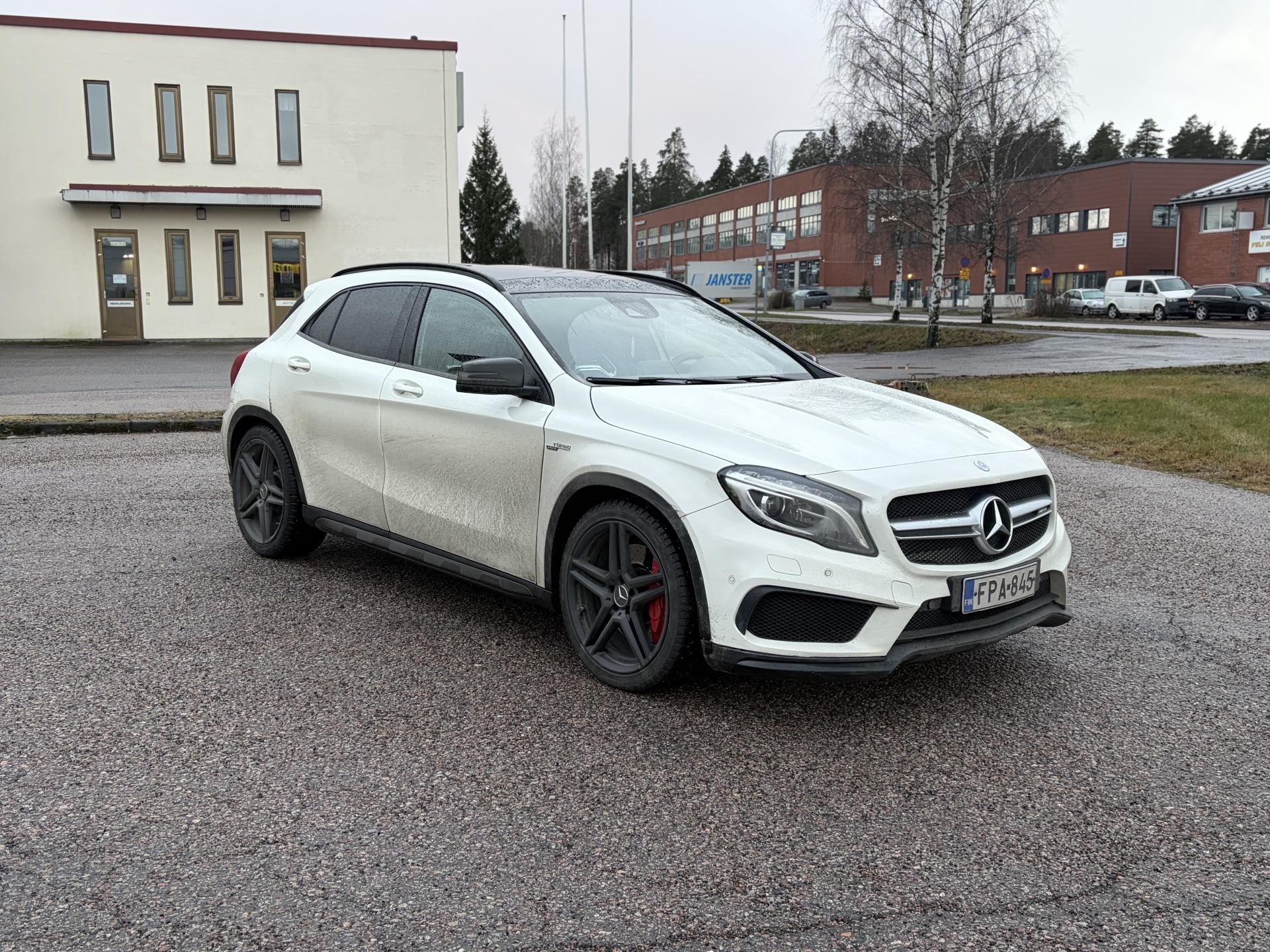 MERCEDES-BENZ GLA 45 AMG 2016