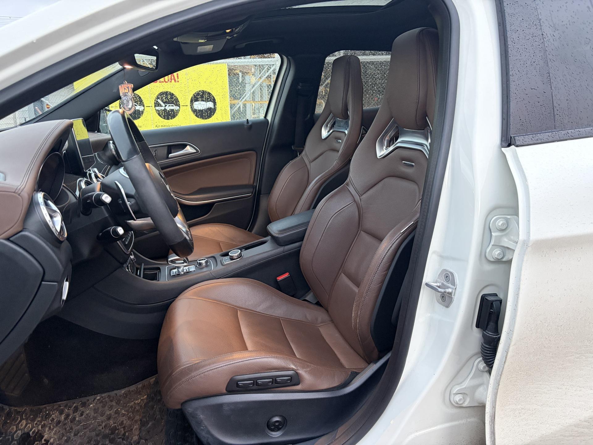 MERCEDES-BENZ GLA 45 AMG 2016