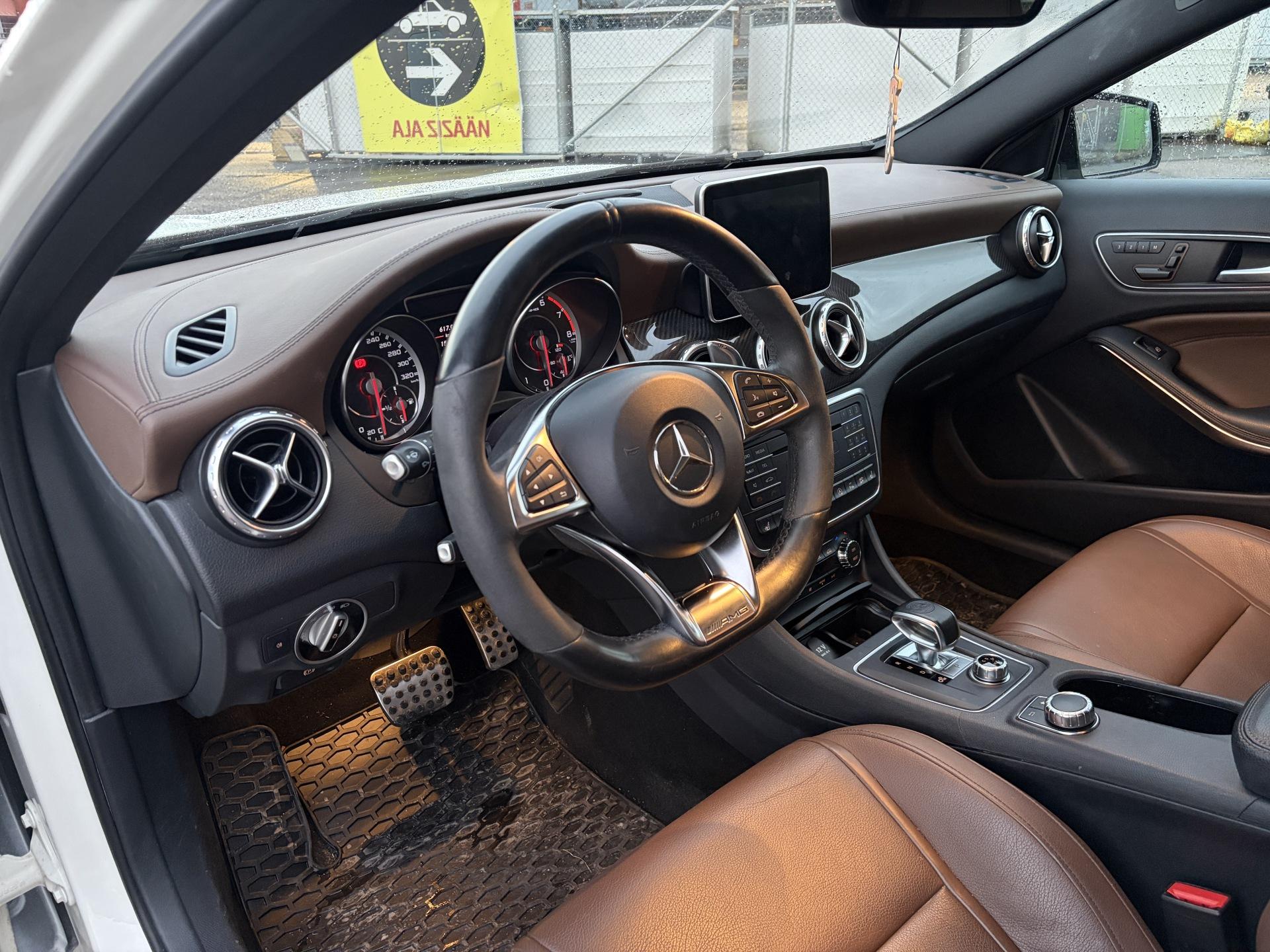 MERCEDES-BENZ GLA 45 AMG 2016