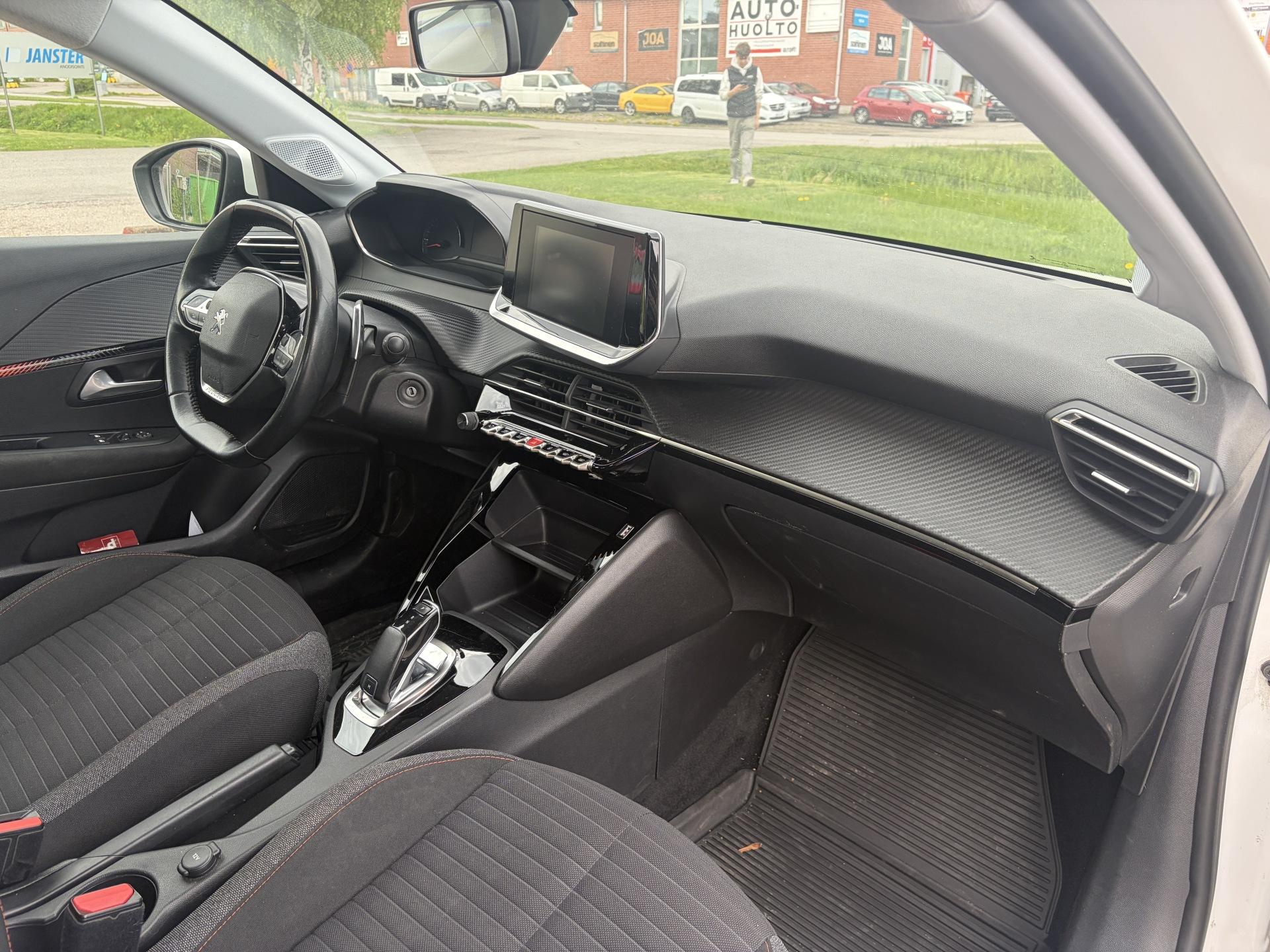 PEUGEOT 208 2020