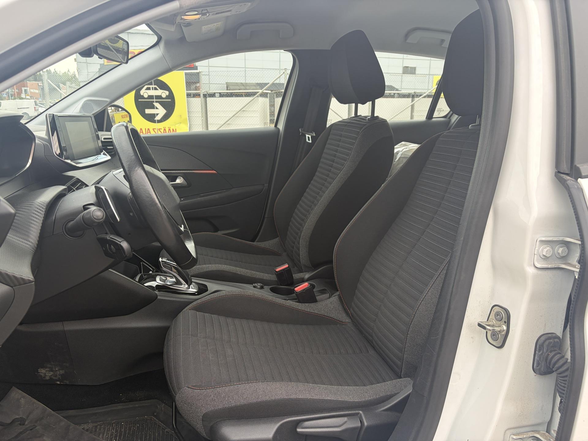 PEUGEOT 208 2020