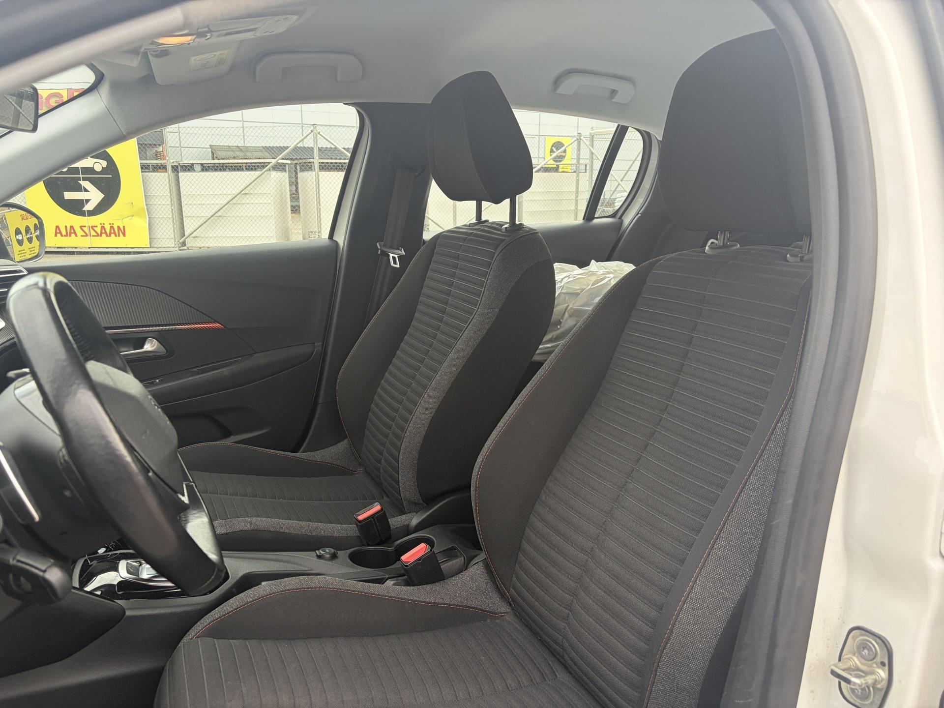 PEUGEOT 208 2020