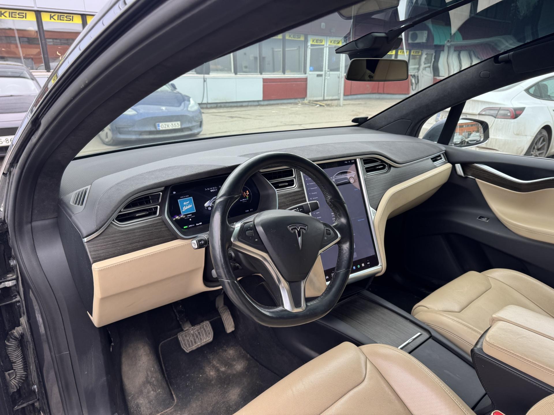 TESLA Model X 2016