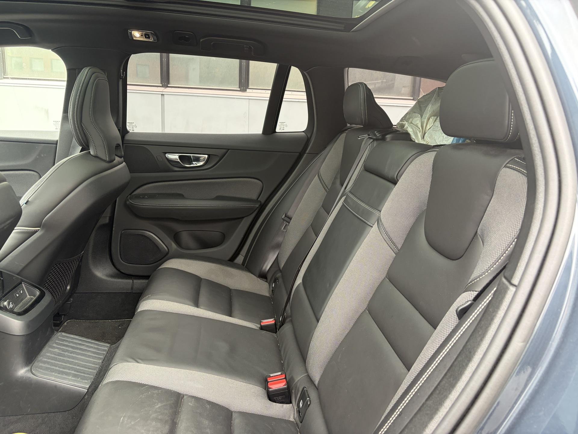 VOLVO V60 2020