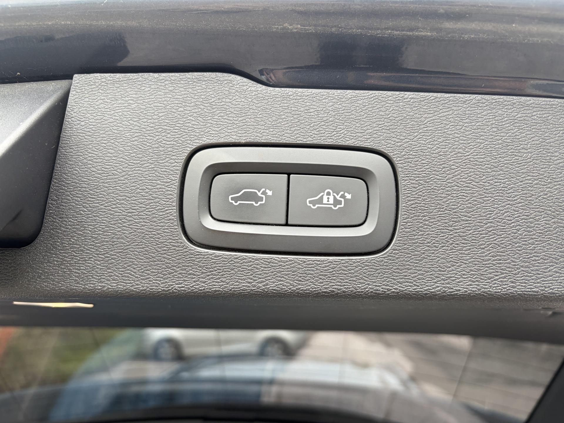 VOLVO V60 2020
