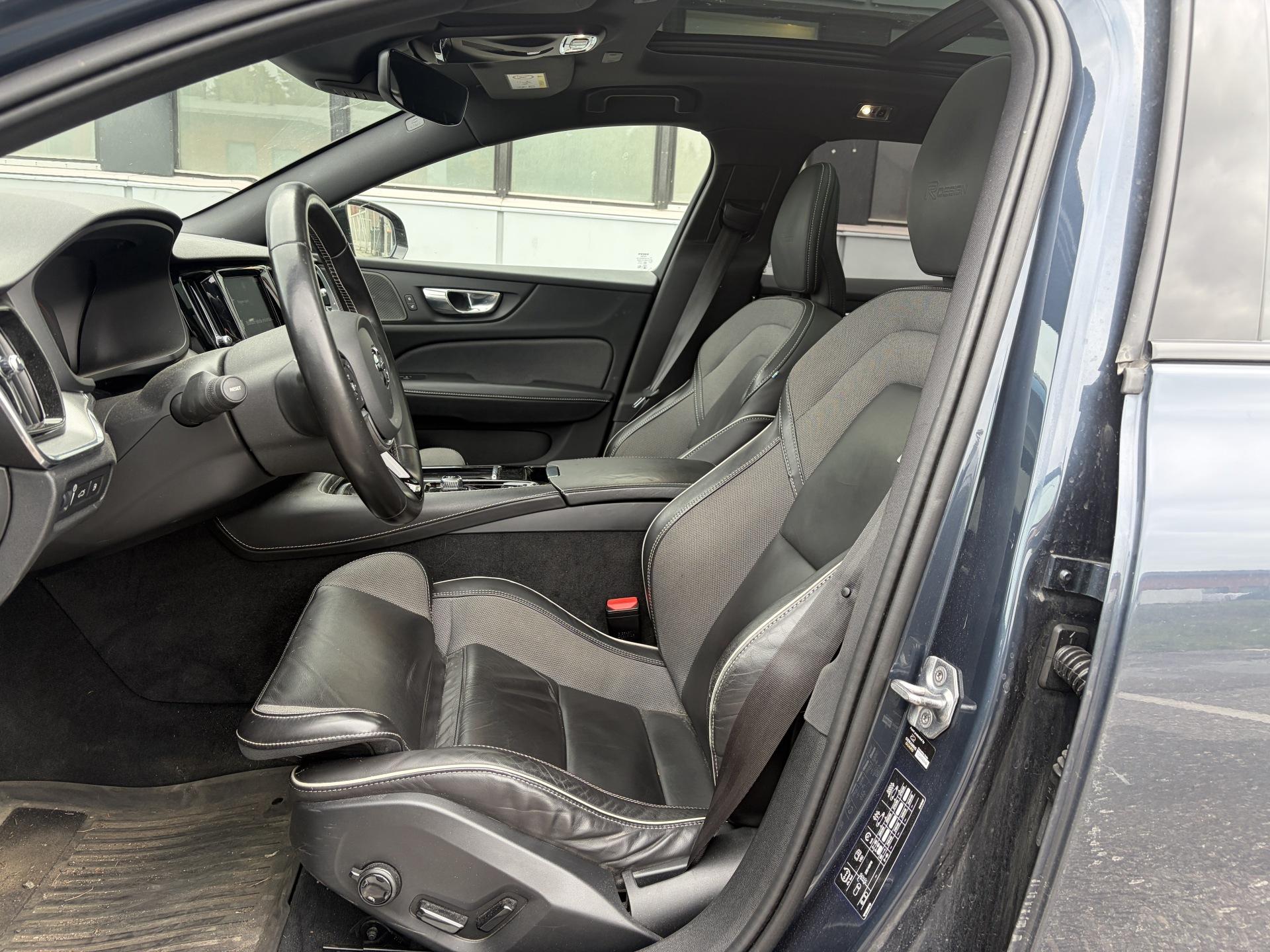 VOLVO V60 2020