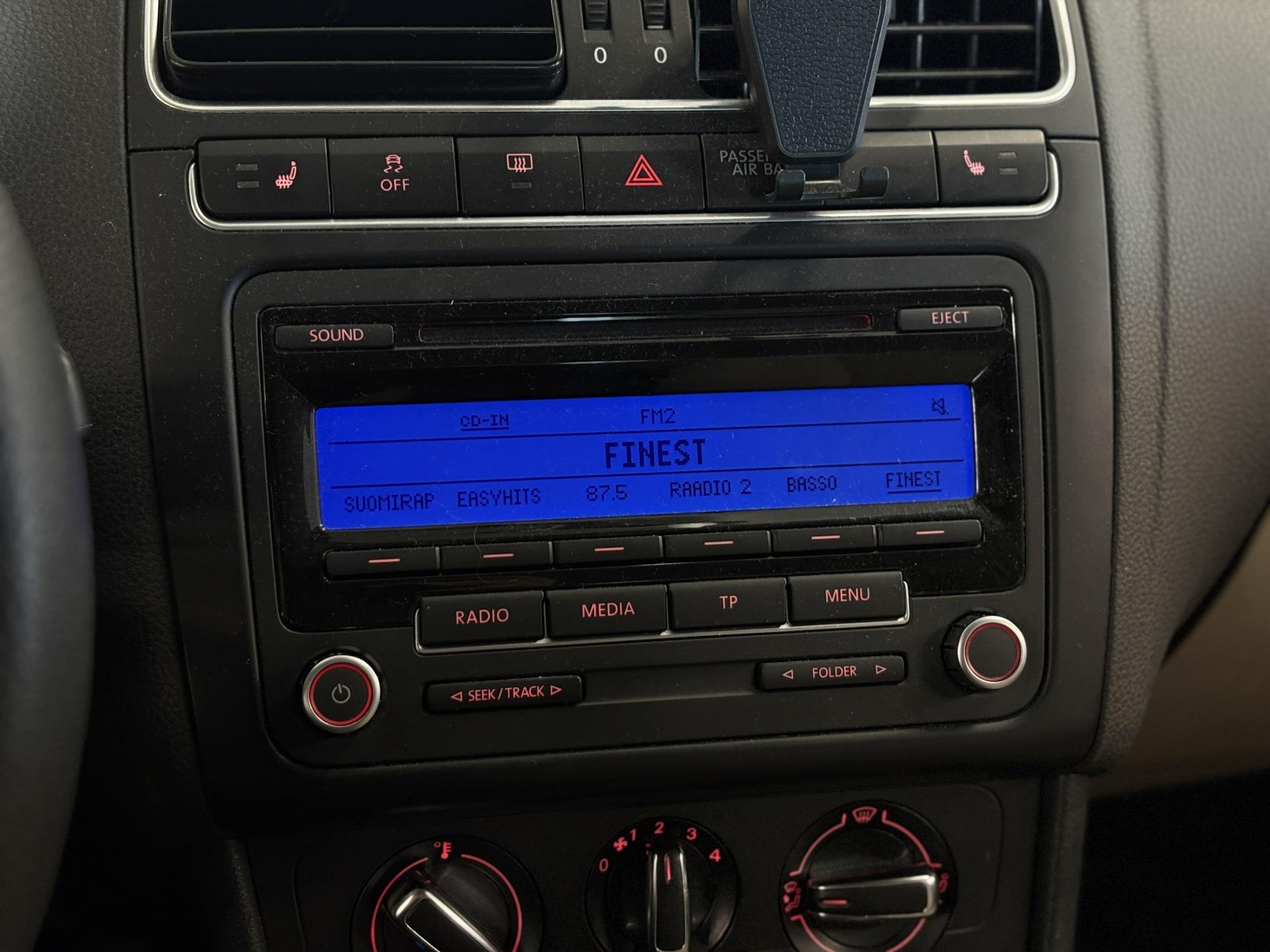 VOLKSWAGEN Polo 2010