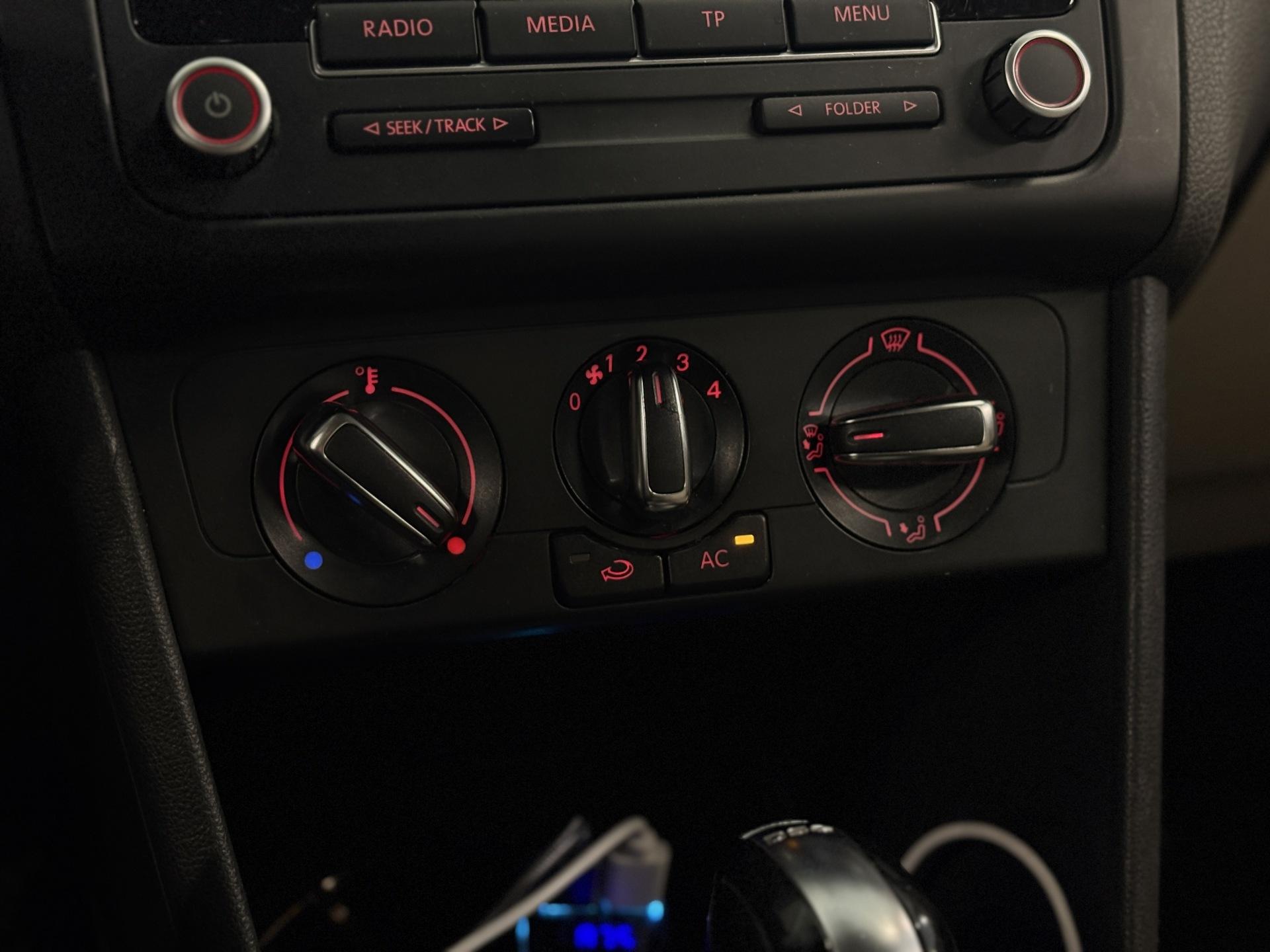 VOLKSWAGEN Polo 2010