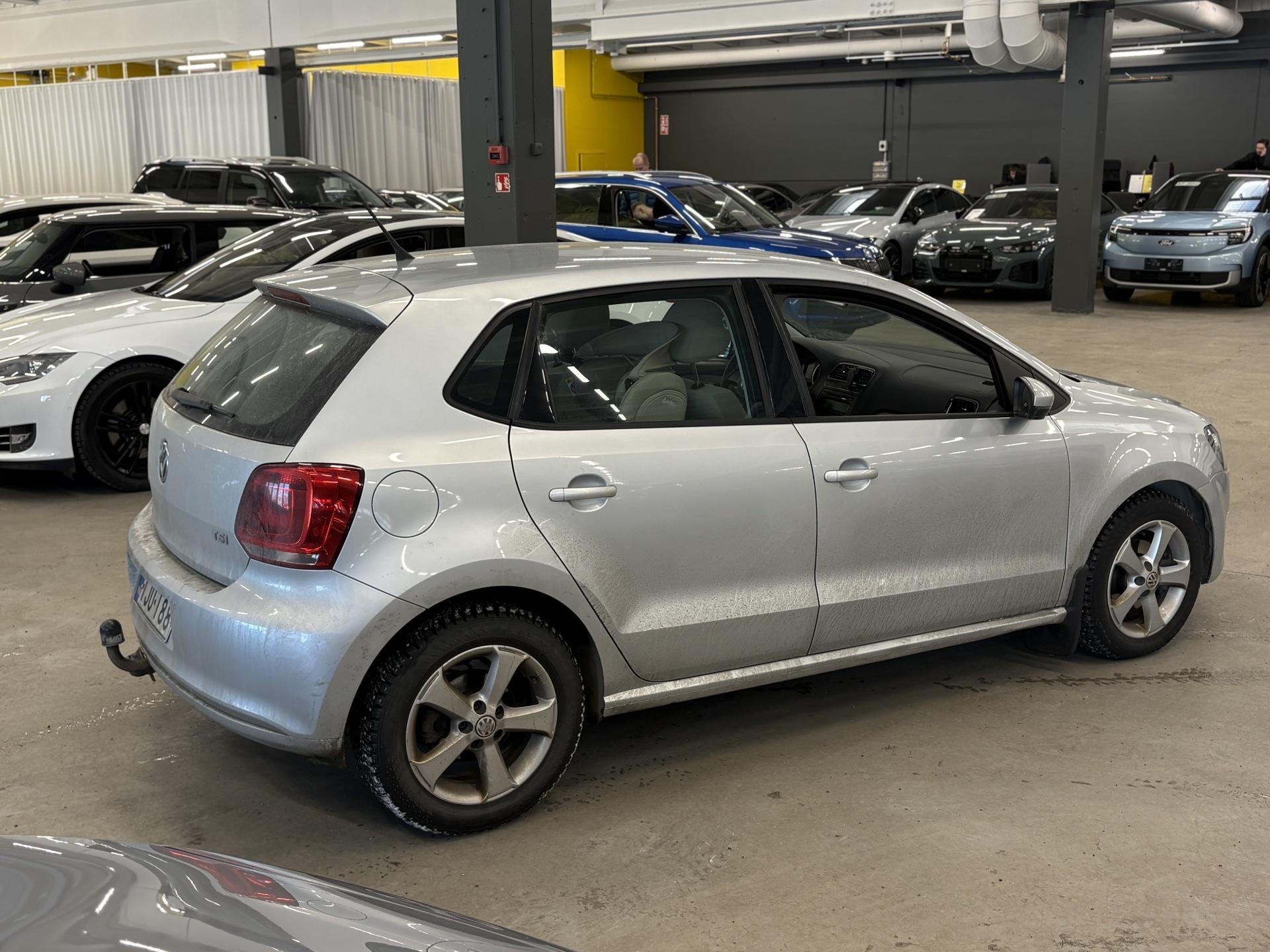 VOLKSWAGEN Polo 2010
