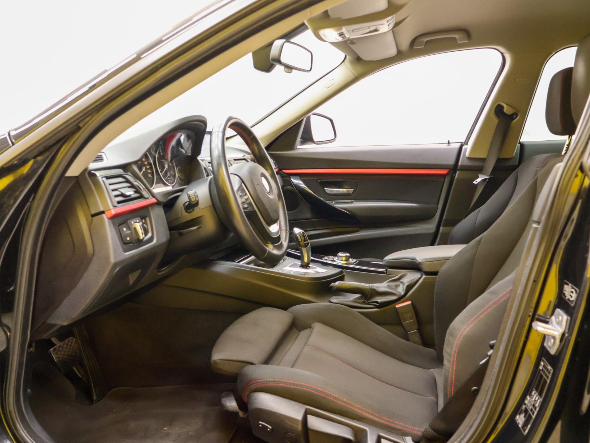 BMW 318 Gran Turismo 2014