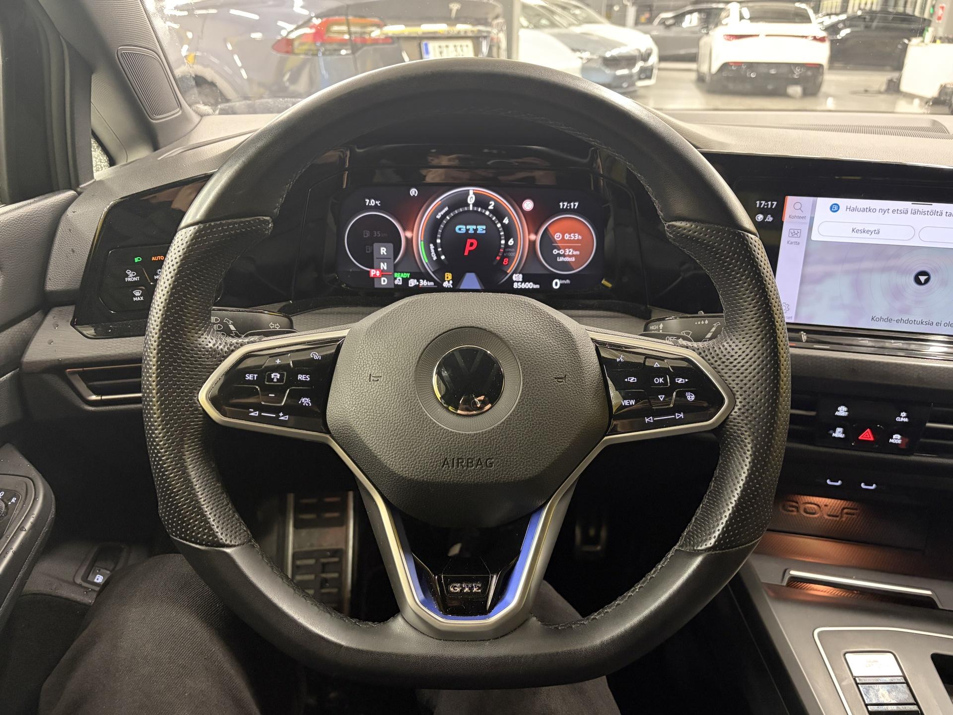 VOLKSWAGEN Golf 2021