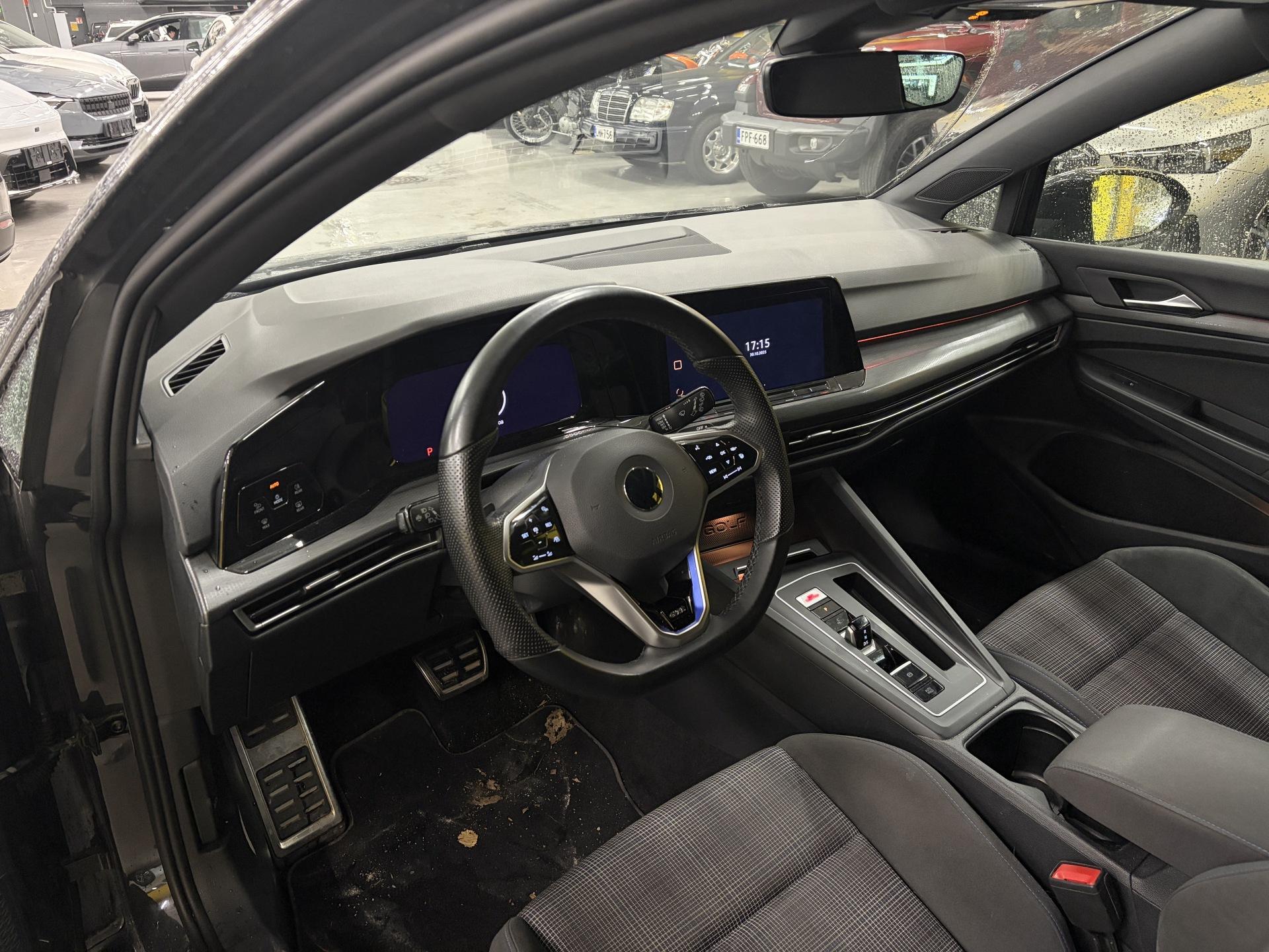 VOLKSWAGEN Golf 2021