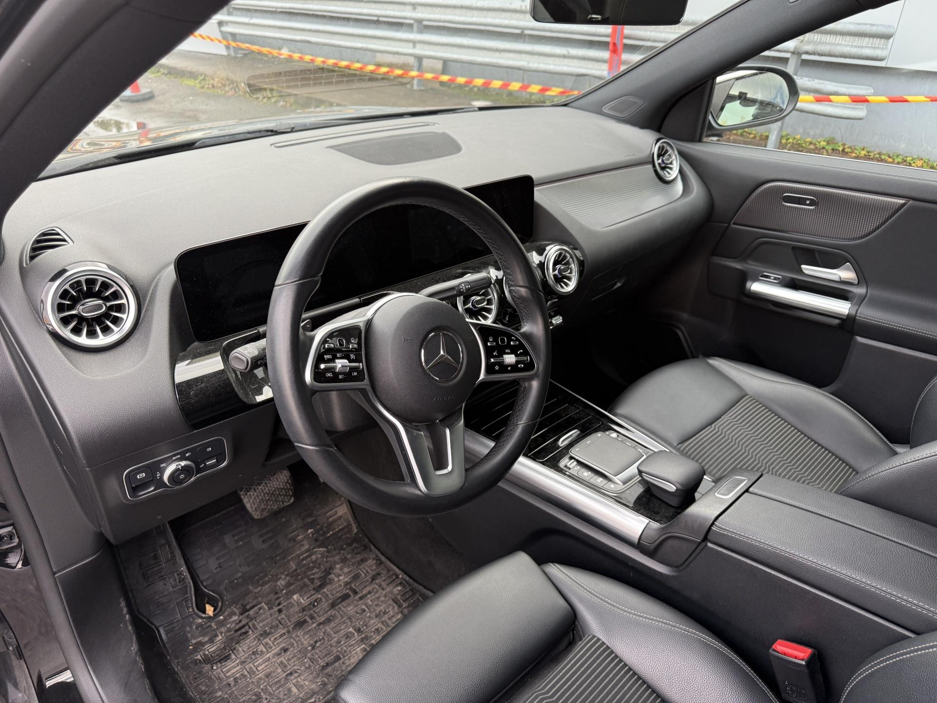 MERCEDES-BENZ EQA 2021
