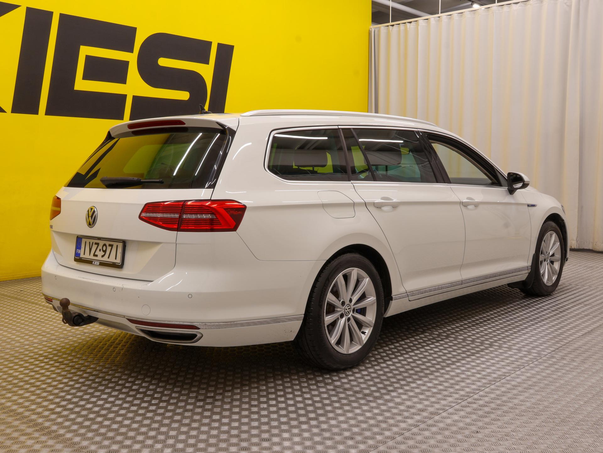 VOLKSWAGEN Passat 2017