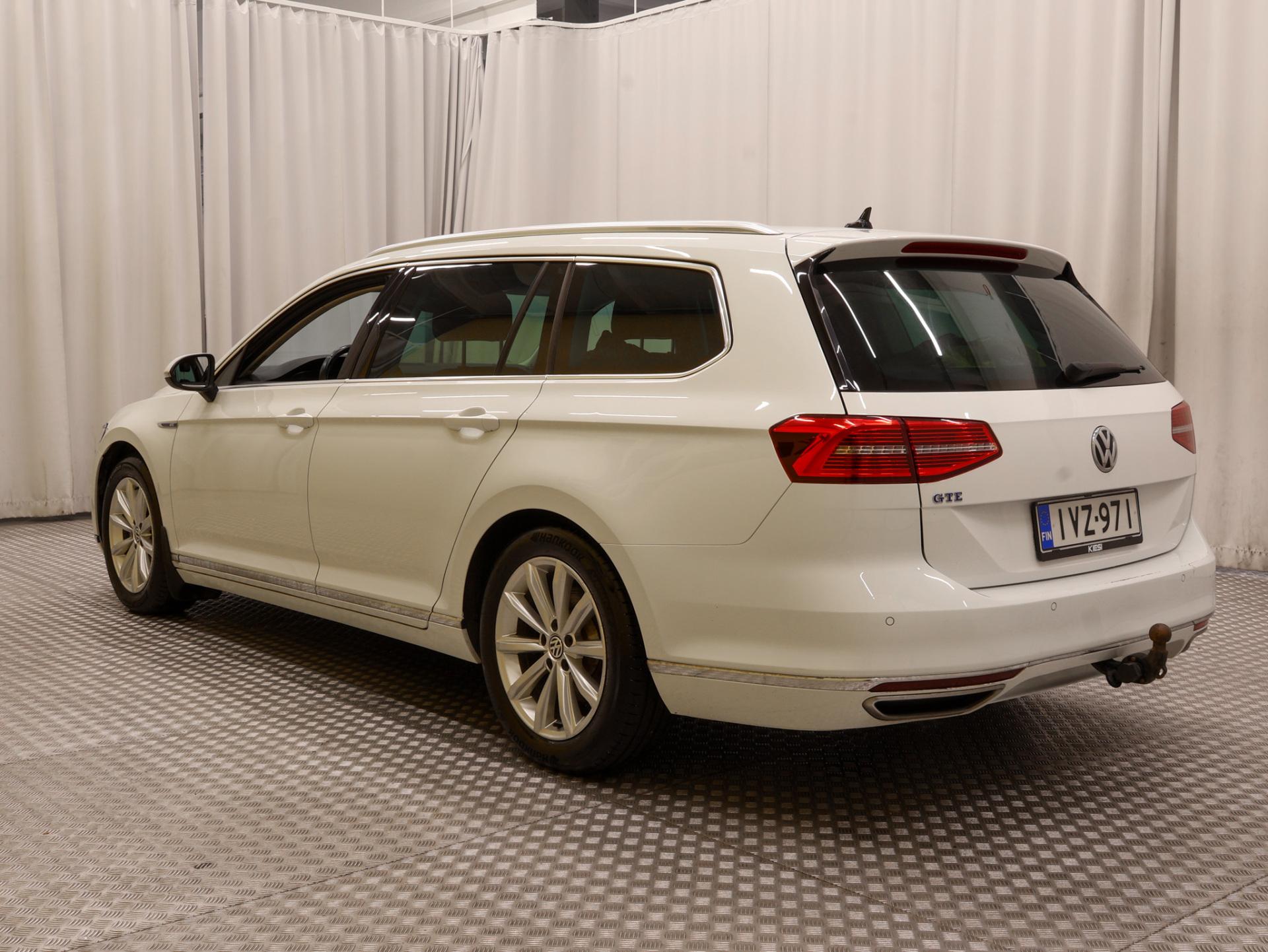 VOLKSWAGEN Passat 2017