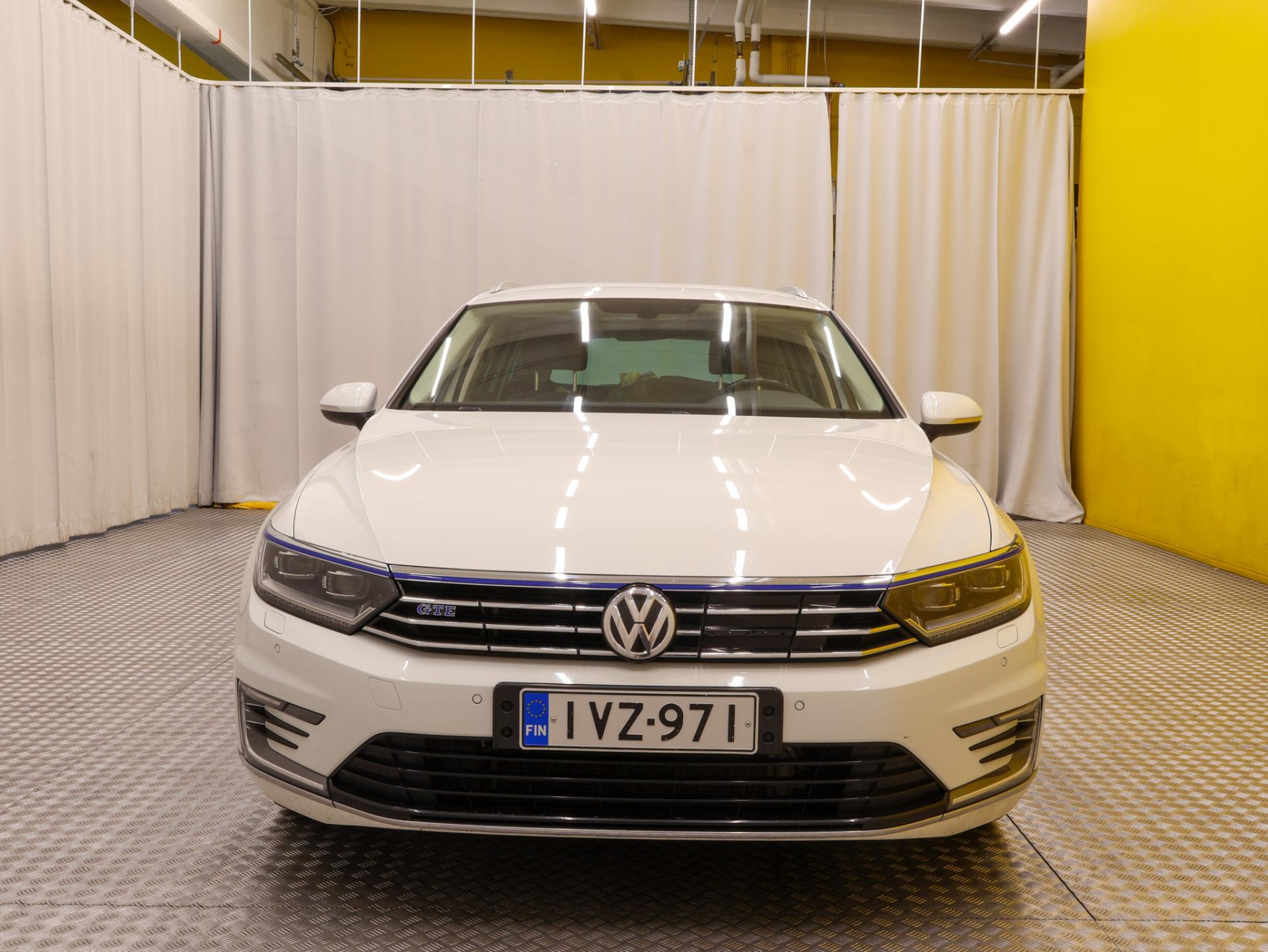 VOLKSWAGEN Passat 2017