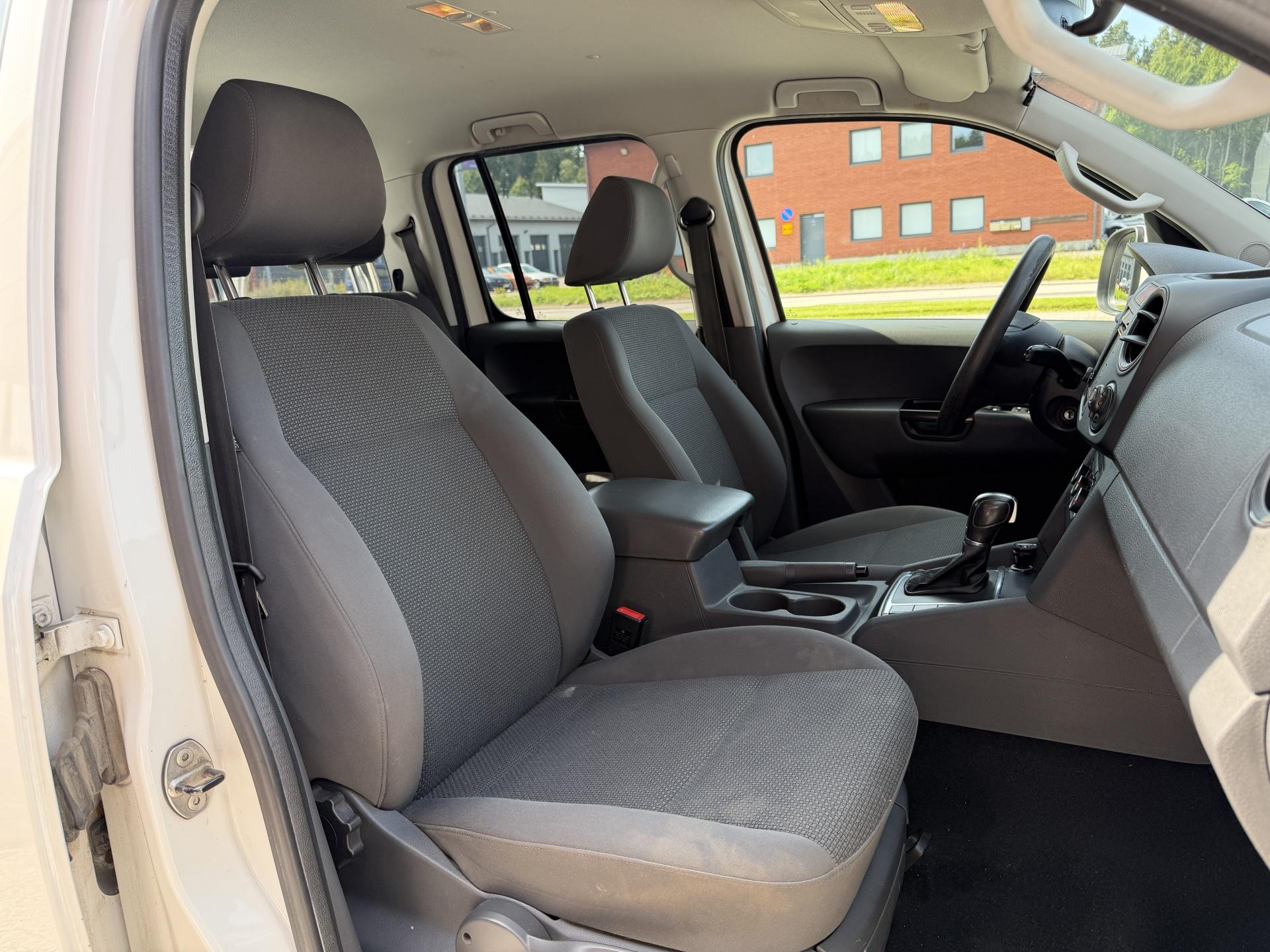 VOLKSWAGEN Amarok 2013