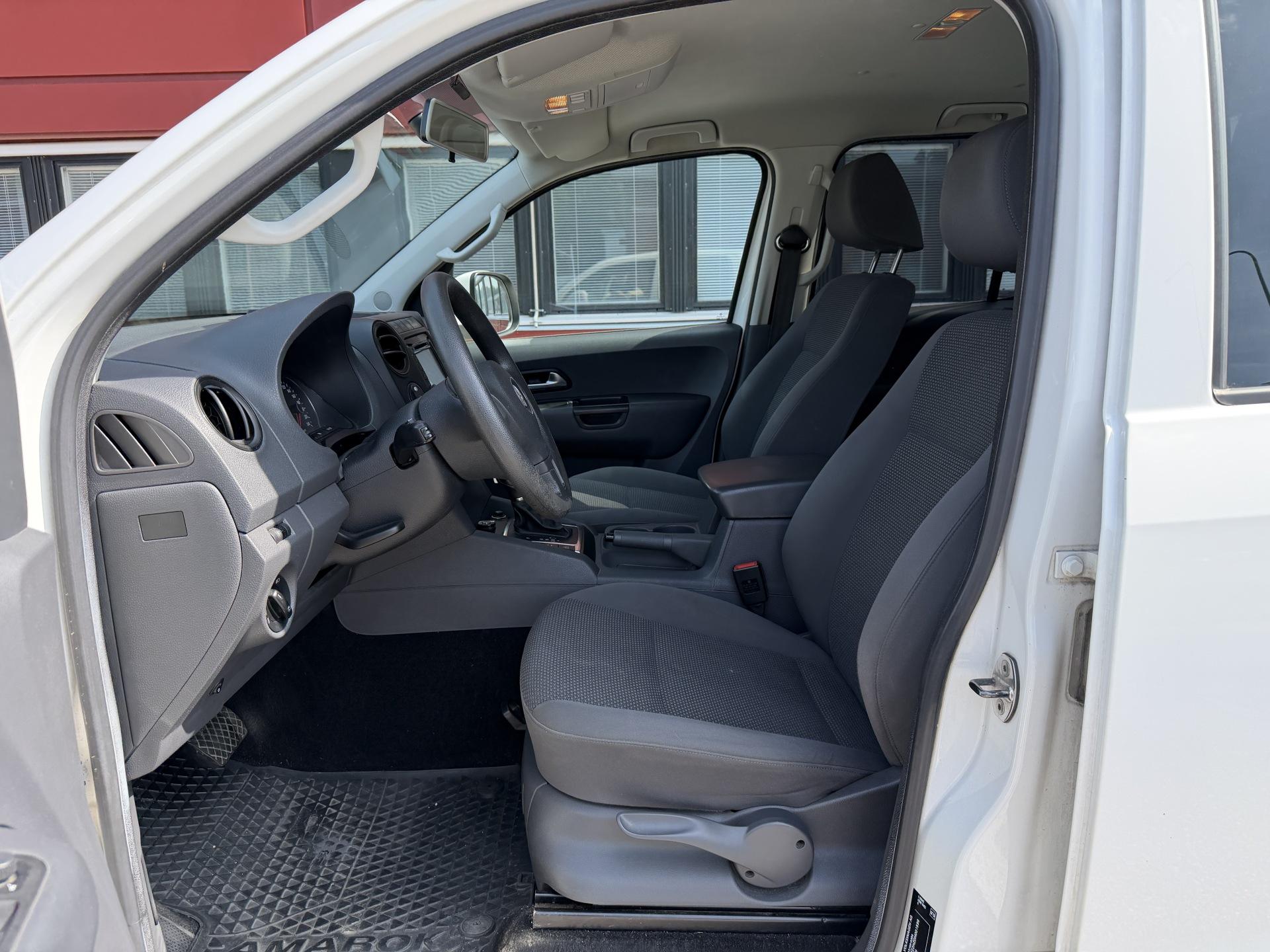 VOLKSWAGEN Amarok 2013