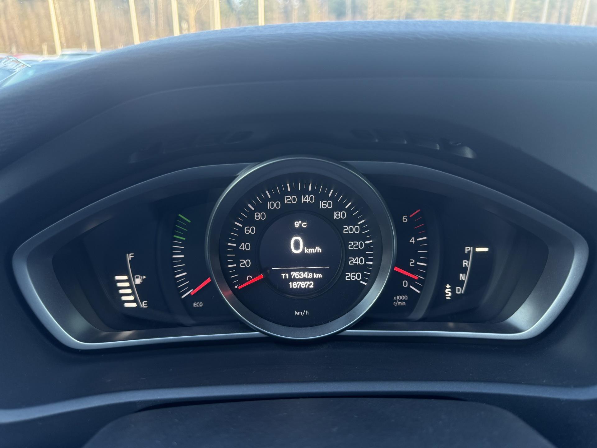 VOLVO V40 Cross Country 2016