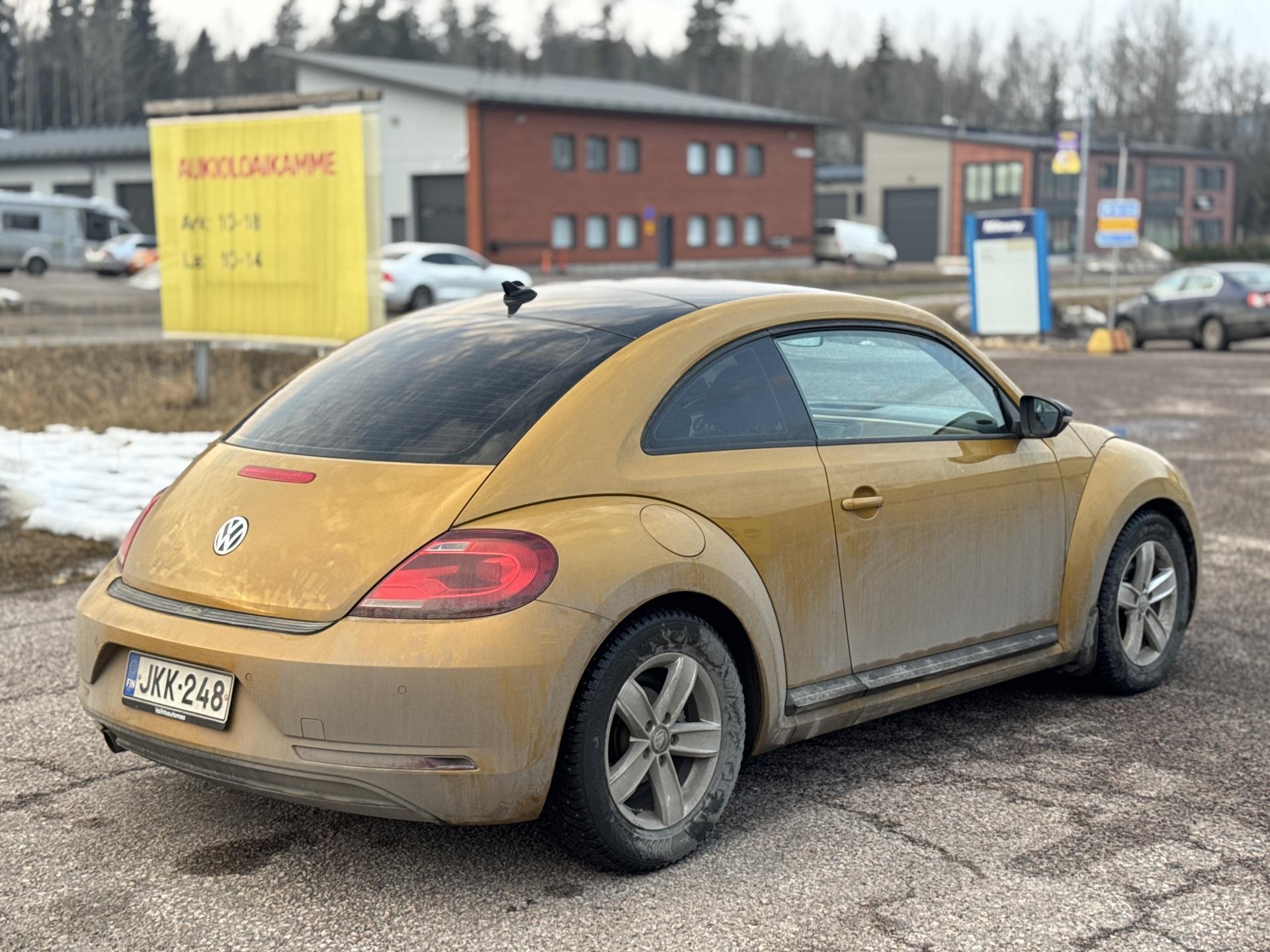 VOLKSWAGEN Beetle 2016