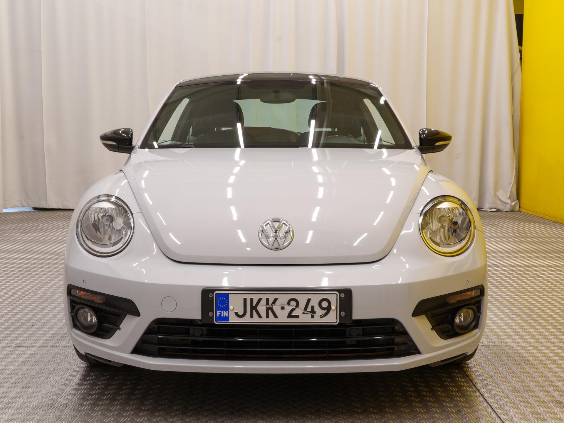 VOLKSWAGEN Beetle 2017