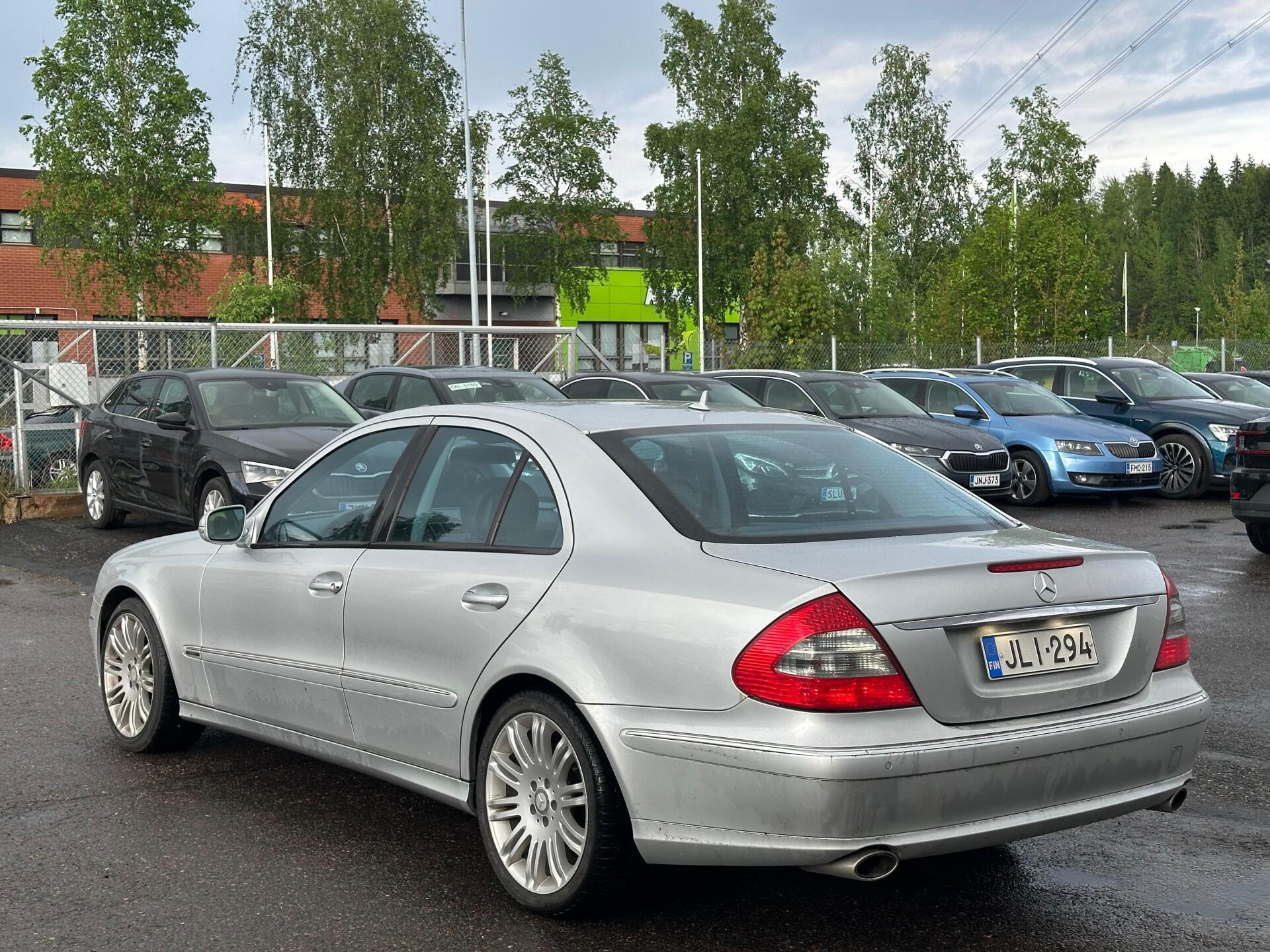 MERCEDES-BENZ E 2009