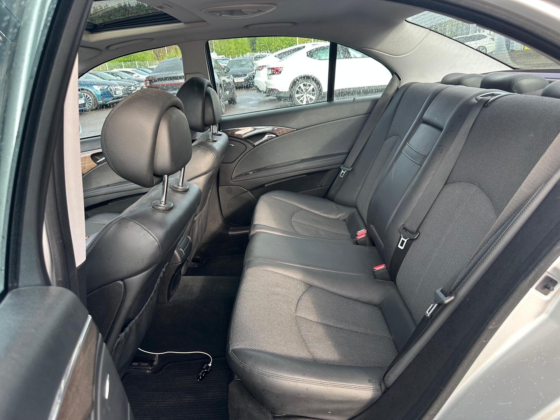 MERCEDES-BENZ E 2009