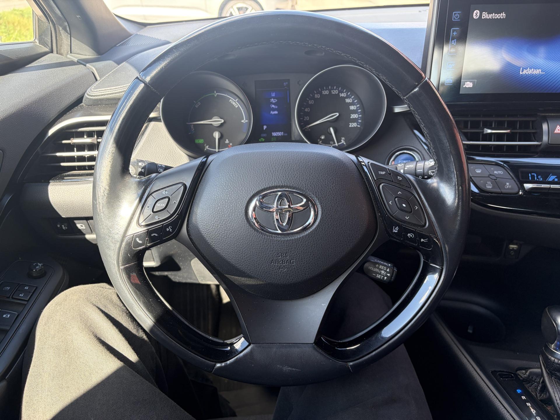 TOYOTA C-HR 2017