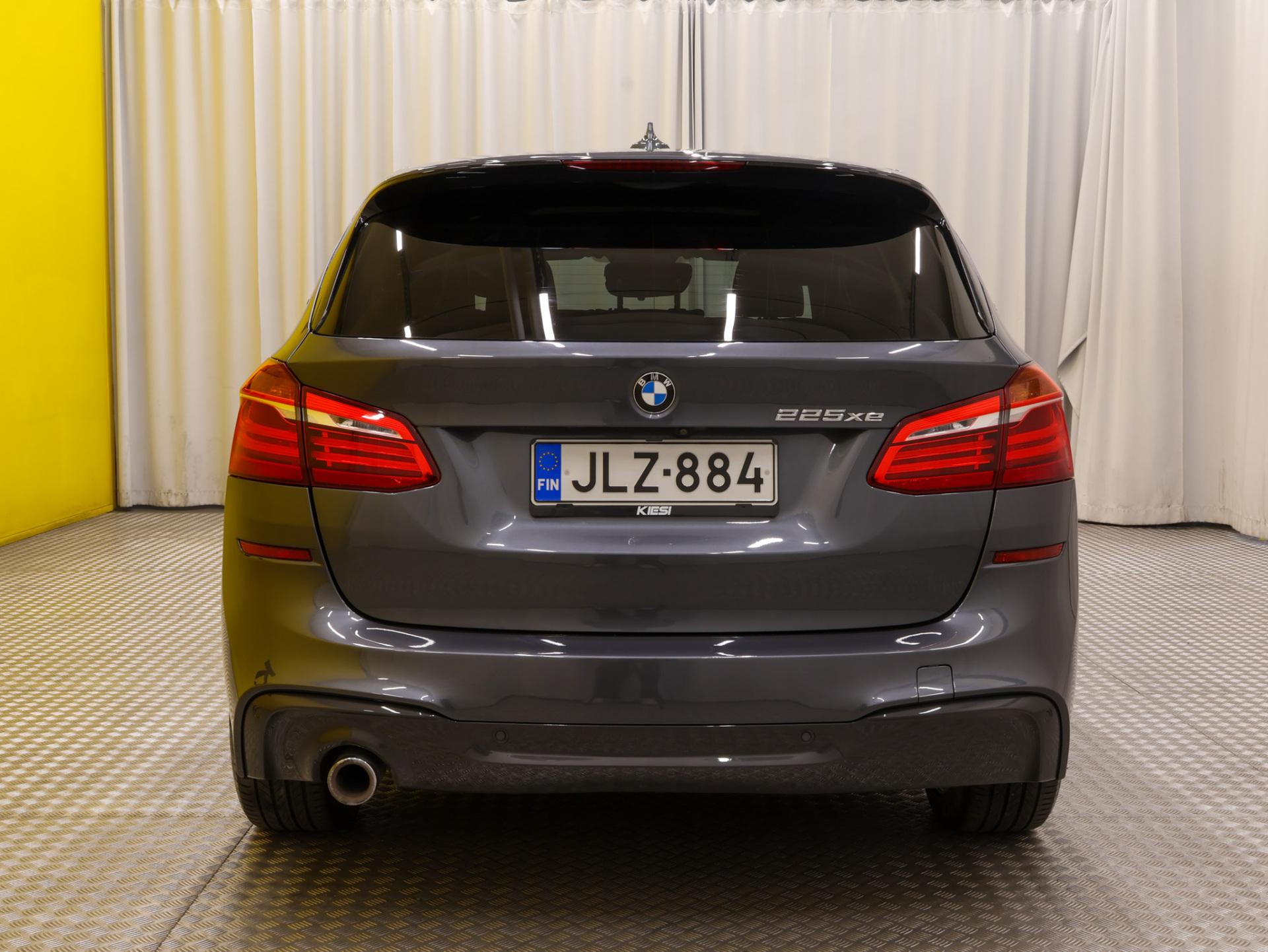 BMW 225 2018