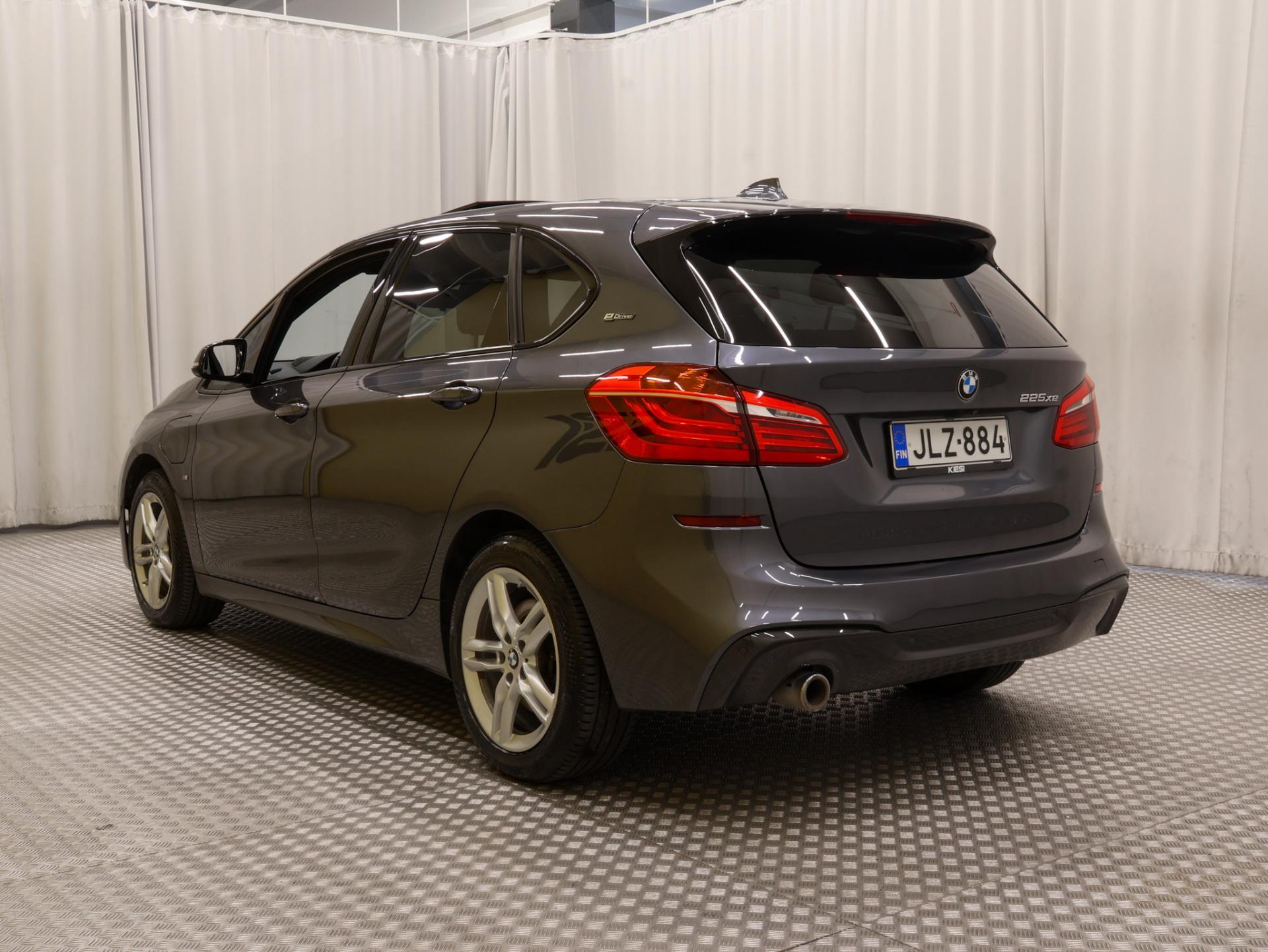 BMW 225 2018
