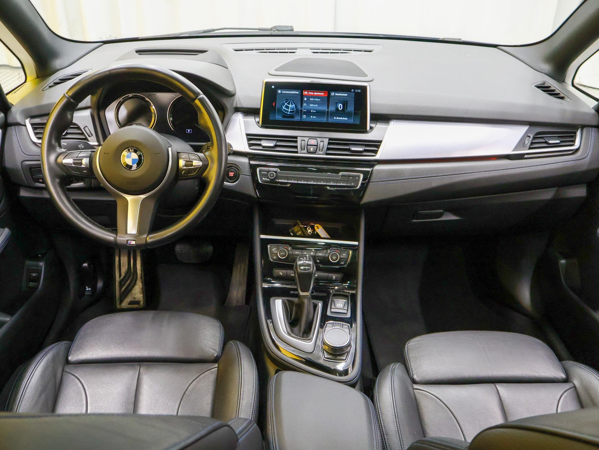 BMW 225 2018