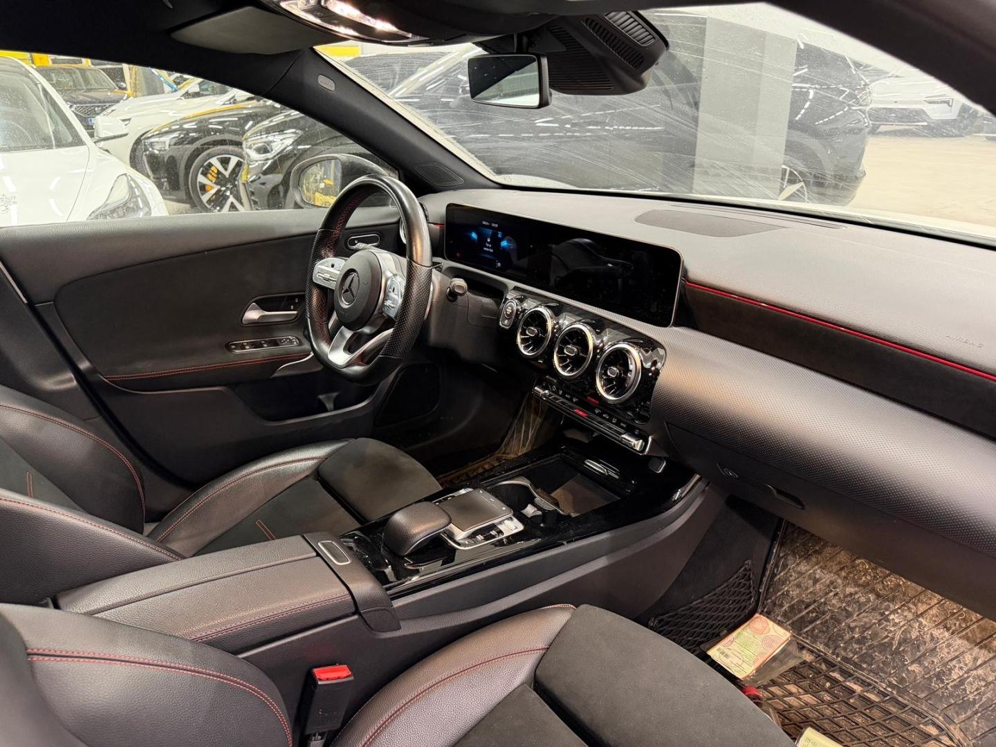 MERCEDES-BENZ A 2019