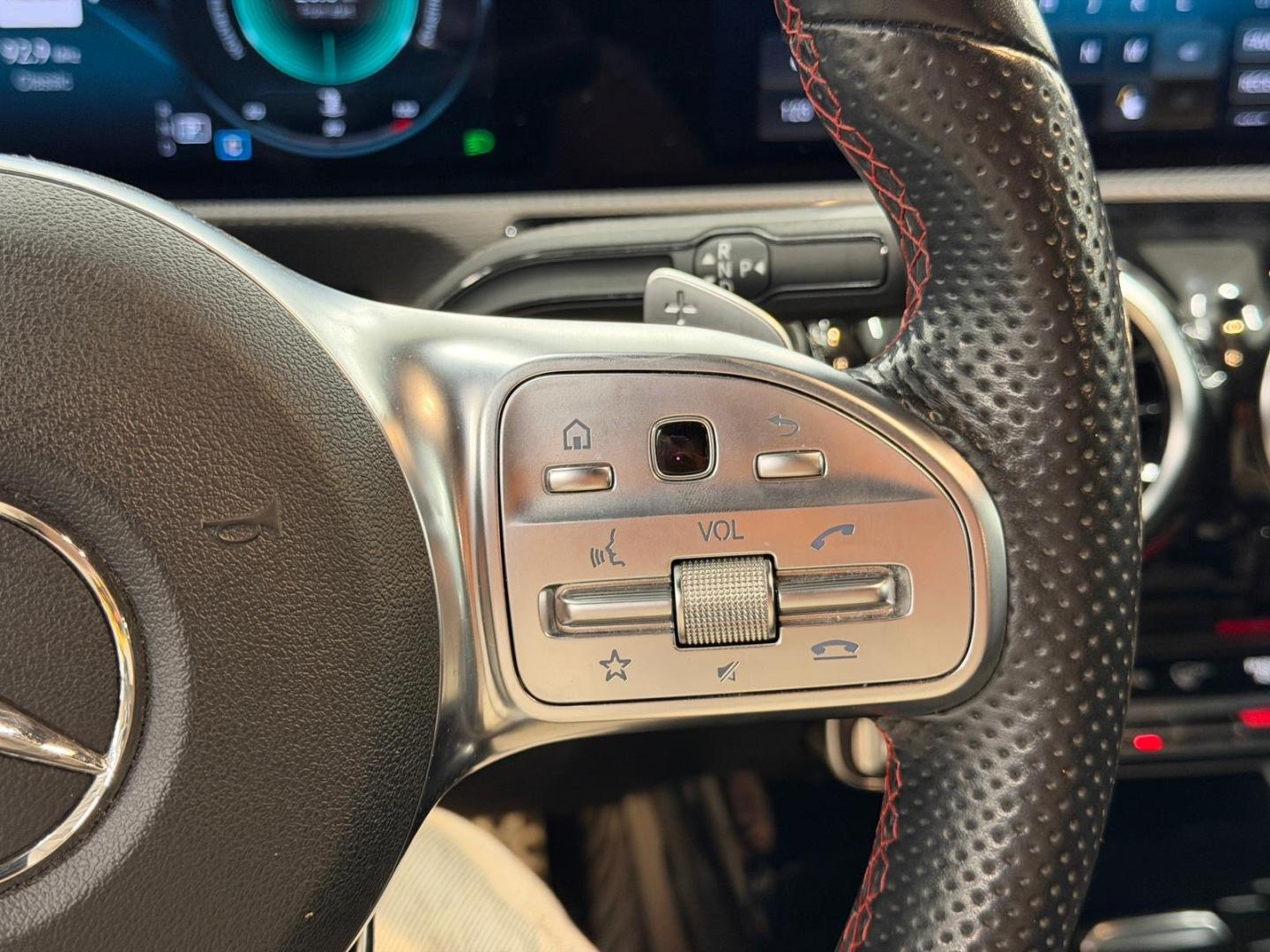 MERCEDES-BENZ A 2019