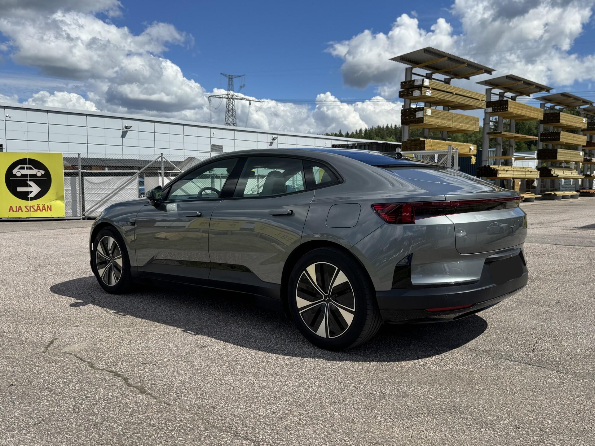 POLESTAR 4 2025
