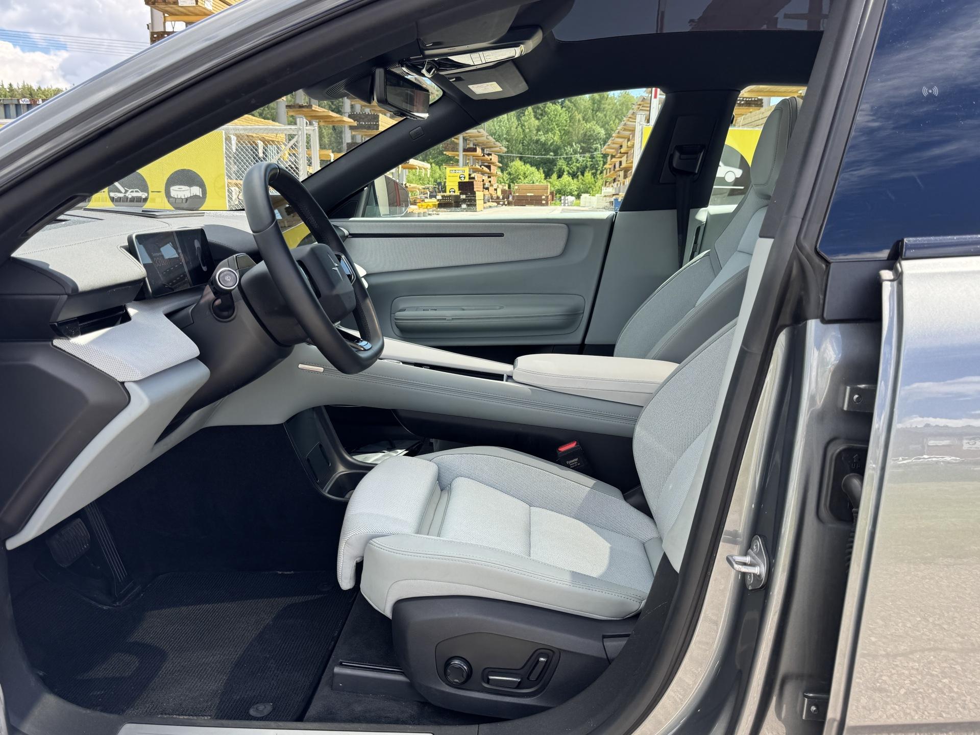POLESTAR 4 2025