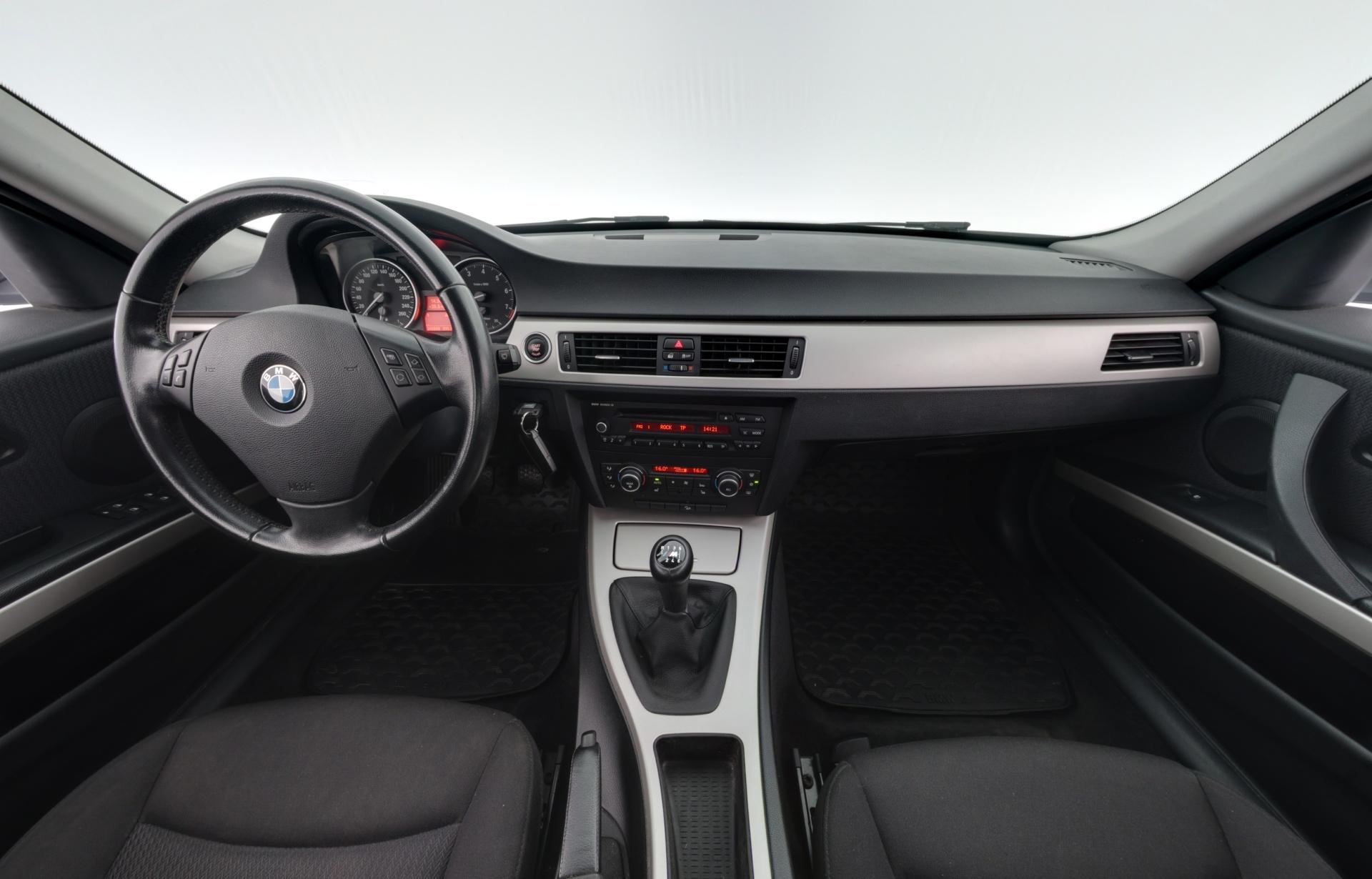 BMW 325 2011