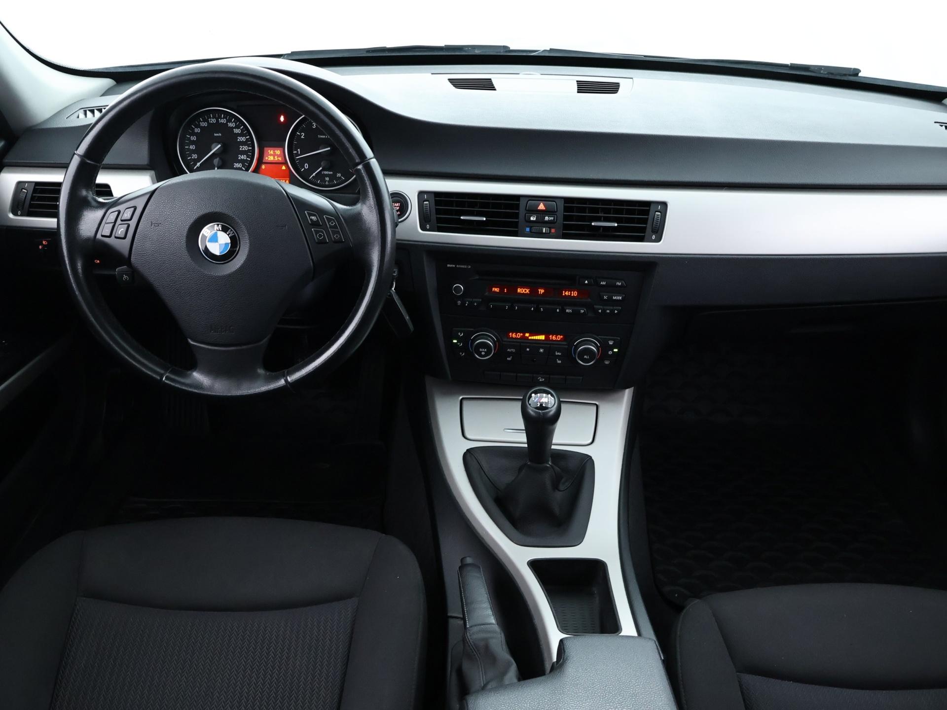 BMW 325 2011