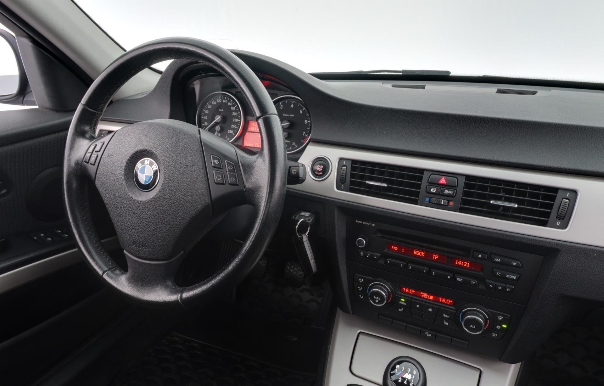 BMW 325 2011
