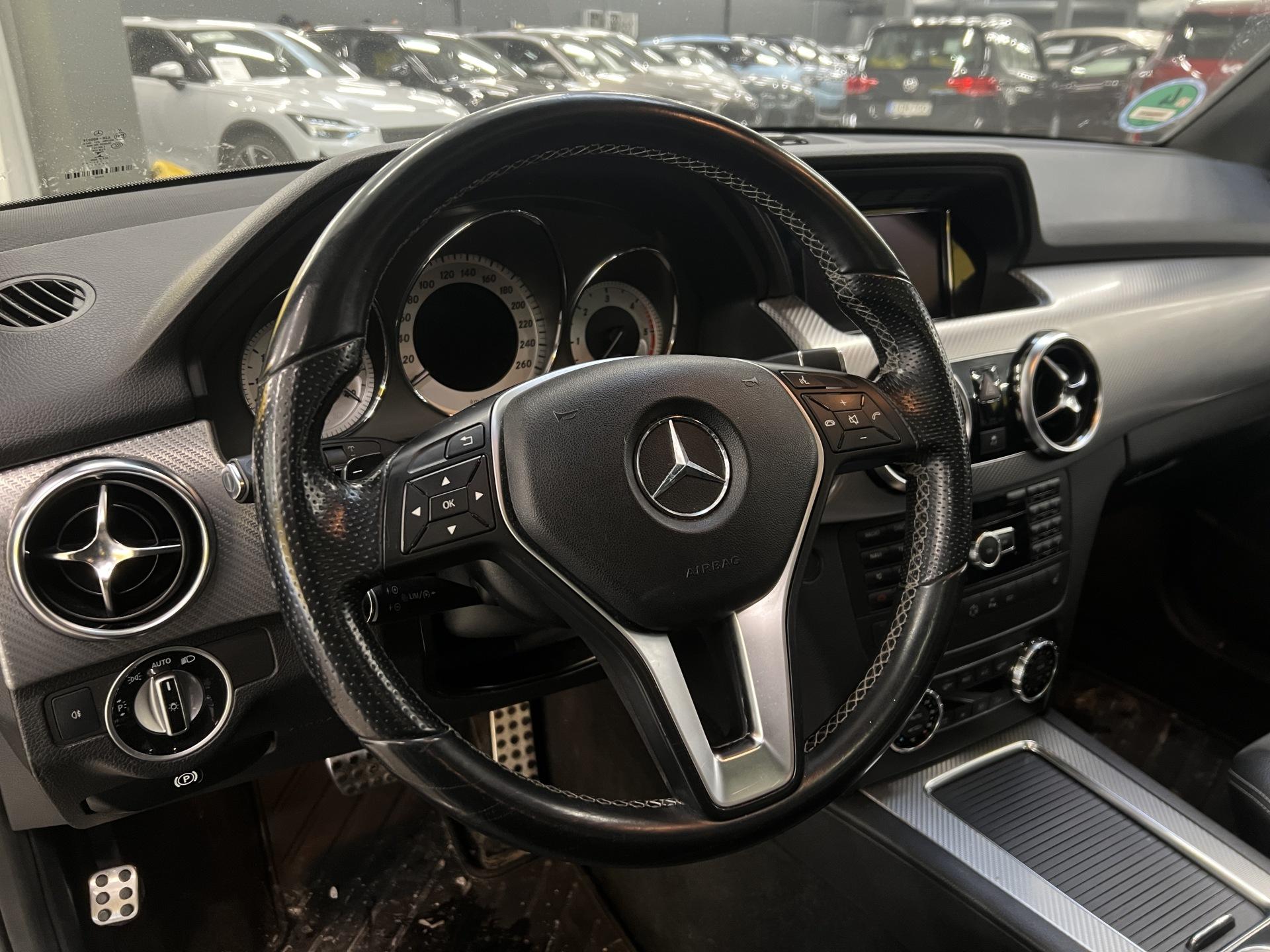 MERCEDES-BENZ GLK 2012