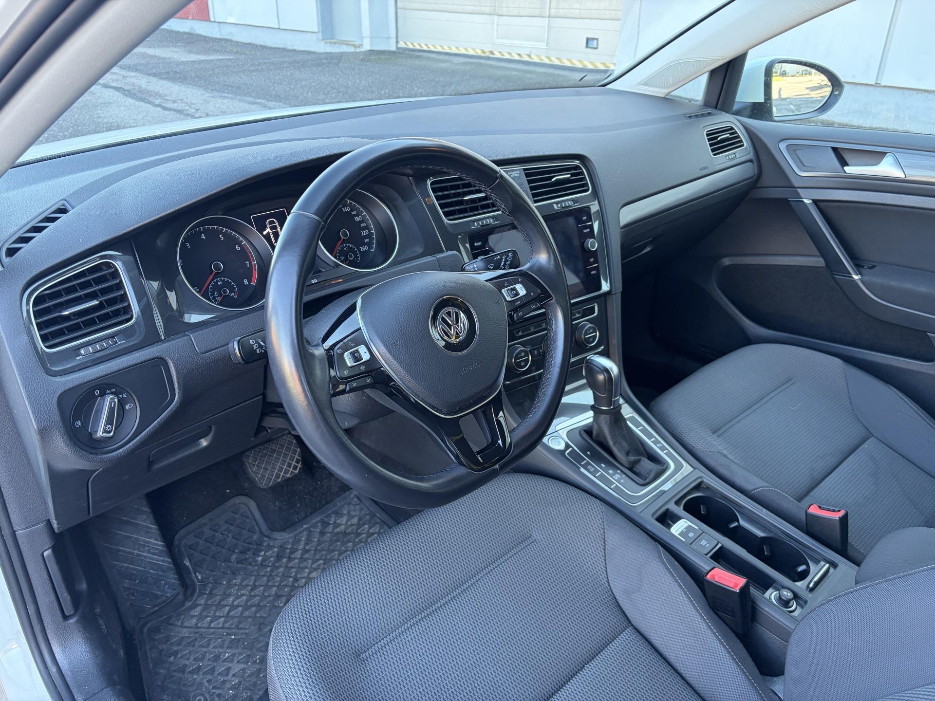 VOLKSWAGEN Golf 2019