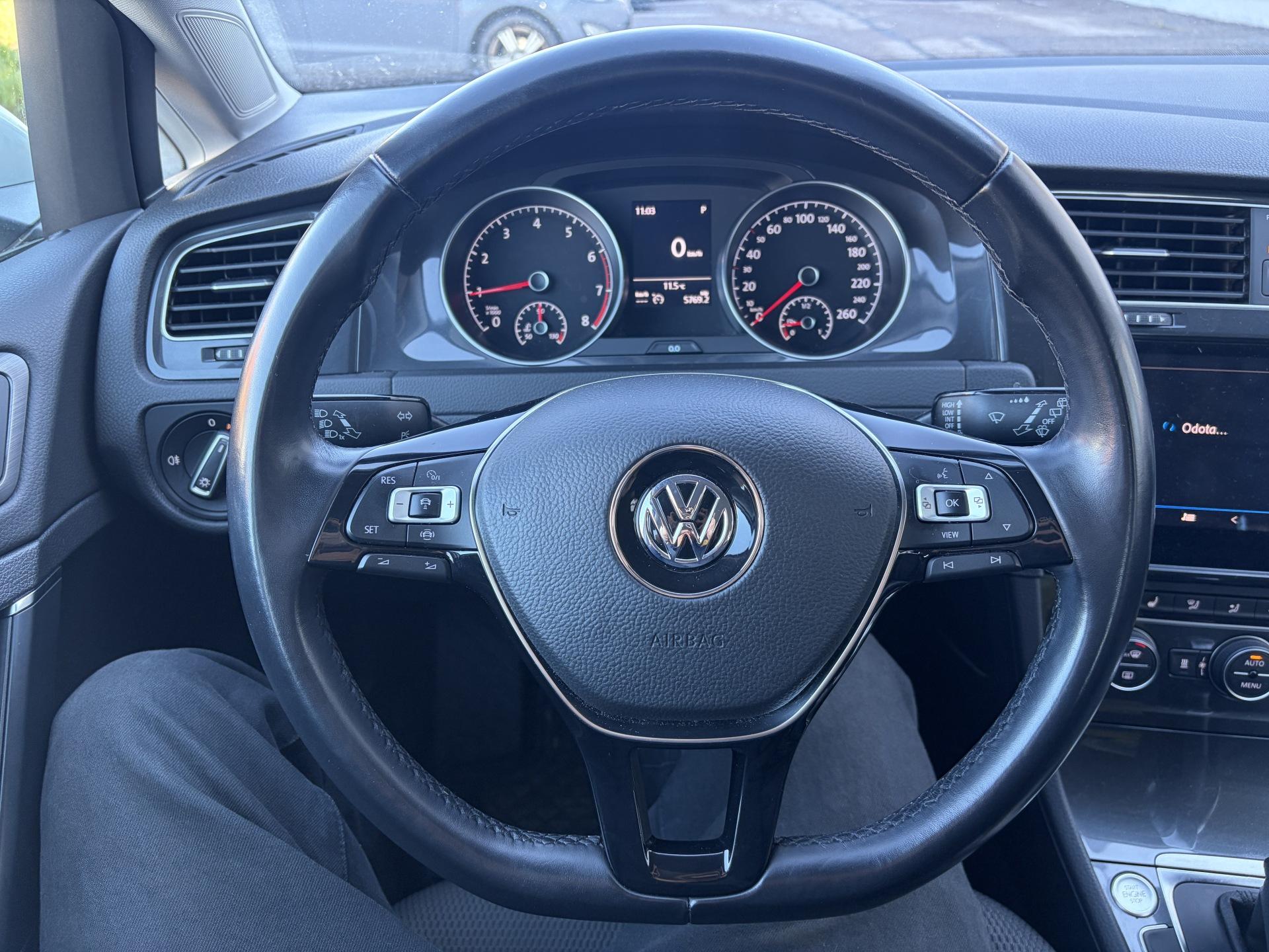 VOLKSWAGEN Golf 2019