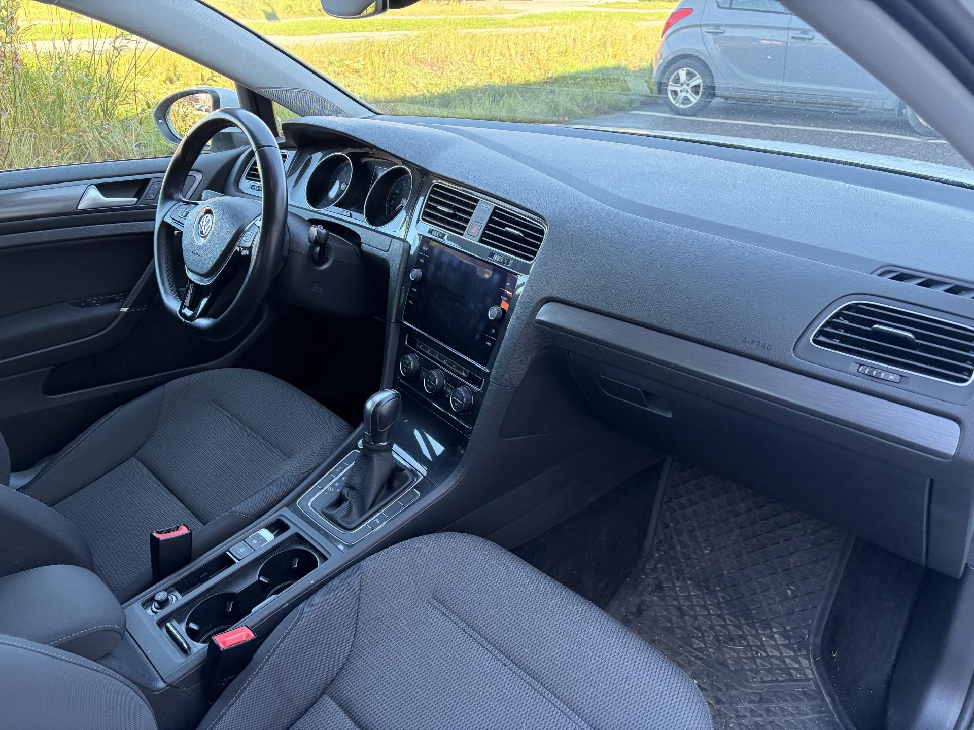 VOLKSWAGEN Golf 2019