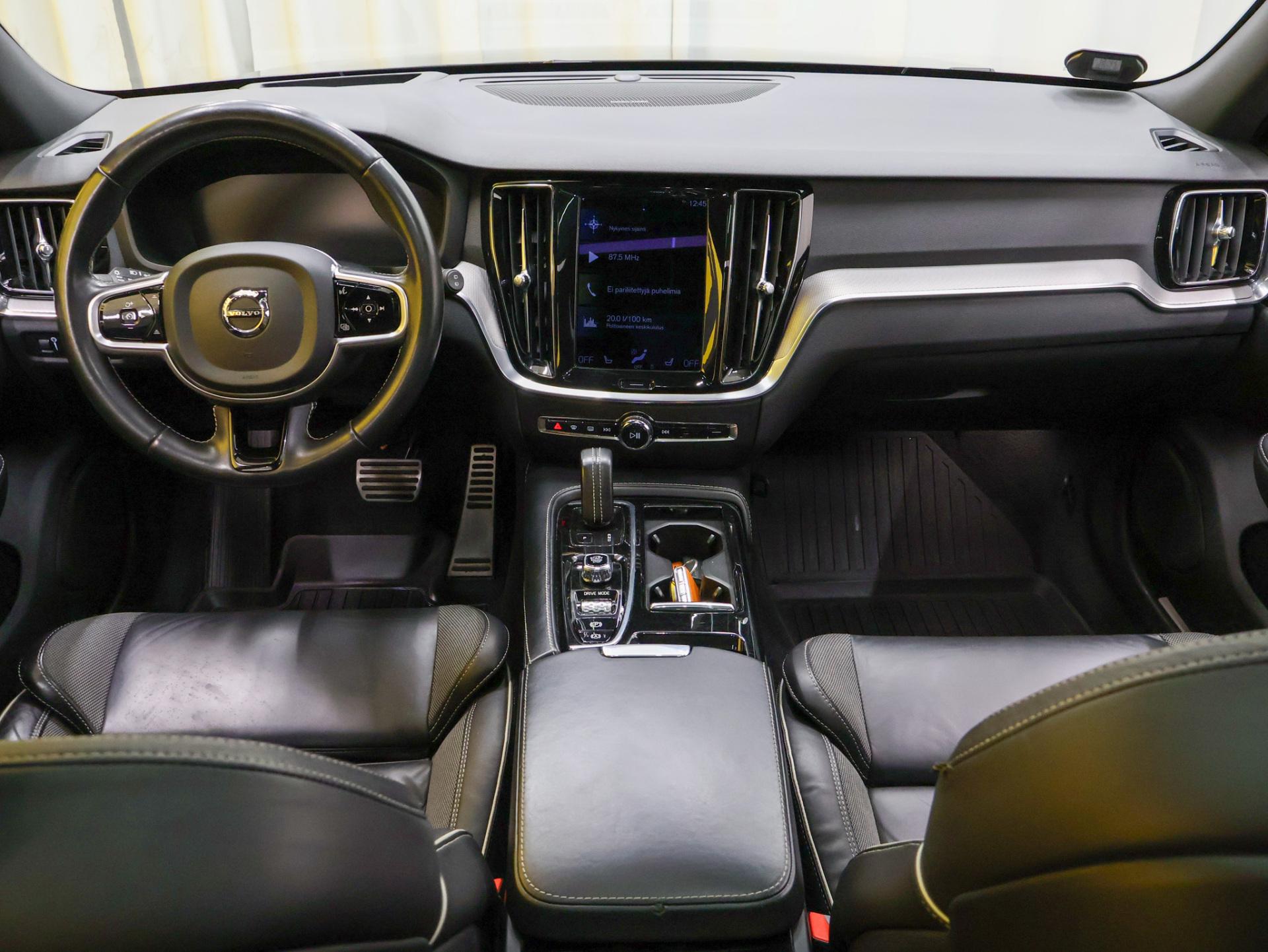 VOLVO V60 2021