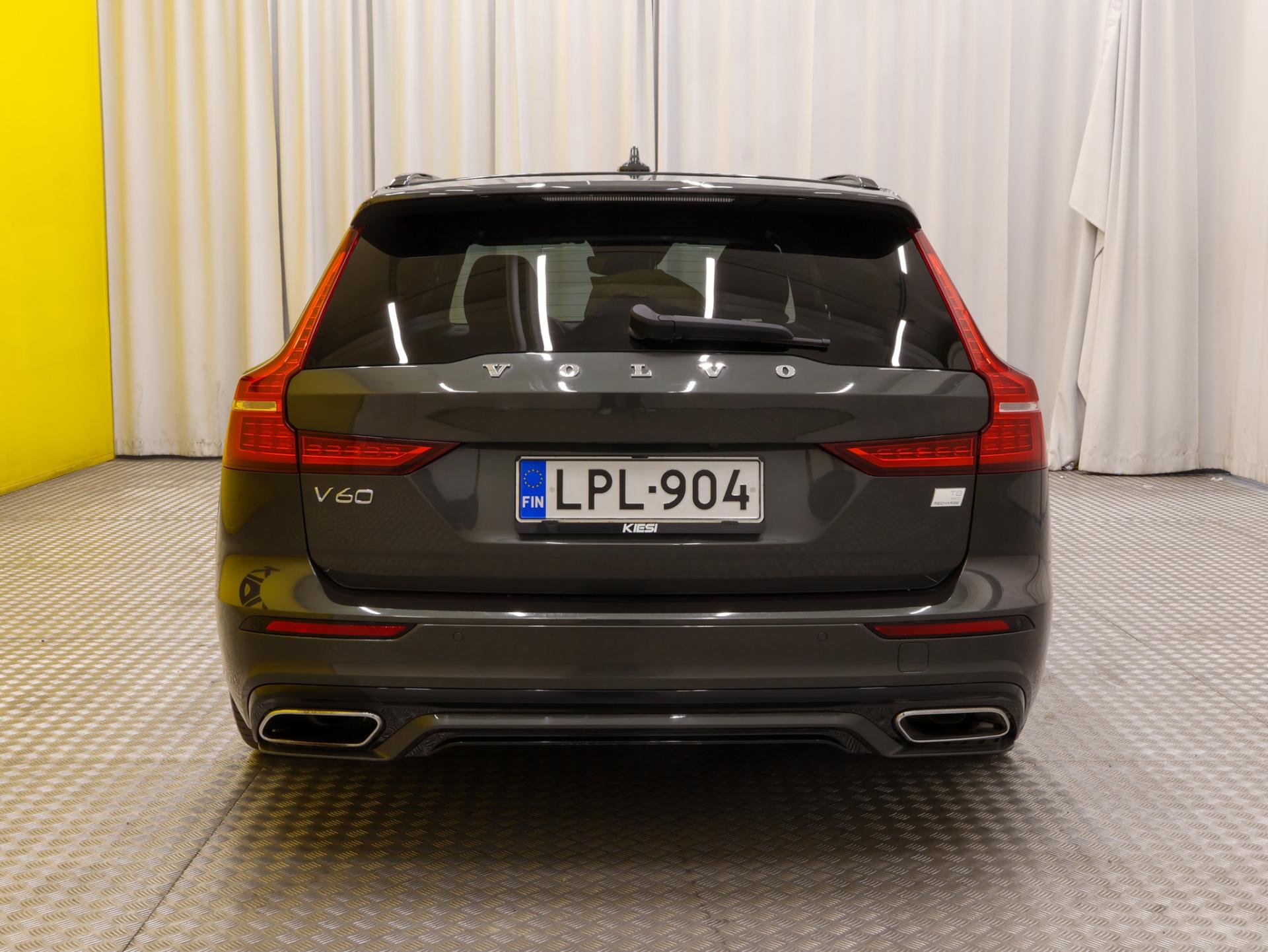 VOLVO V60 2021
