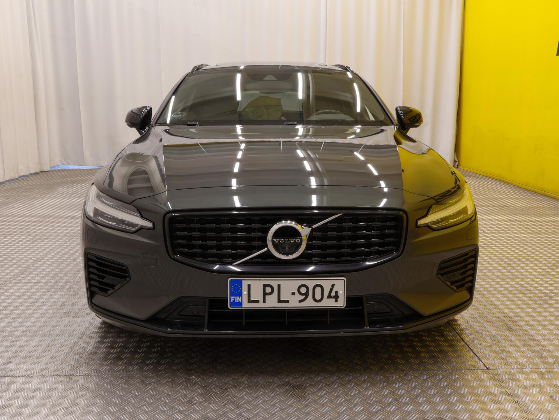 VOLVO V60 2021