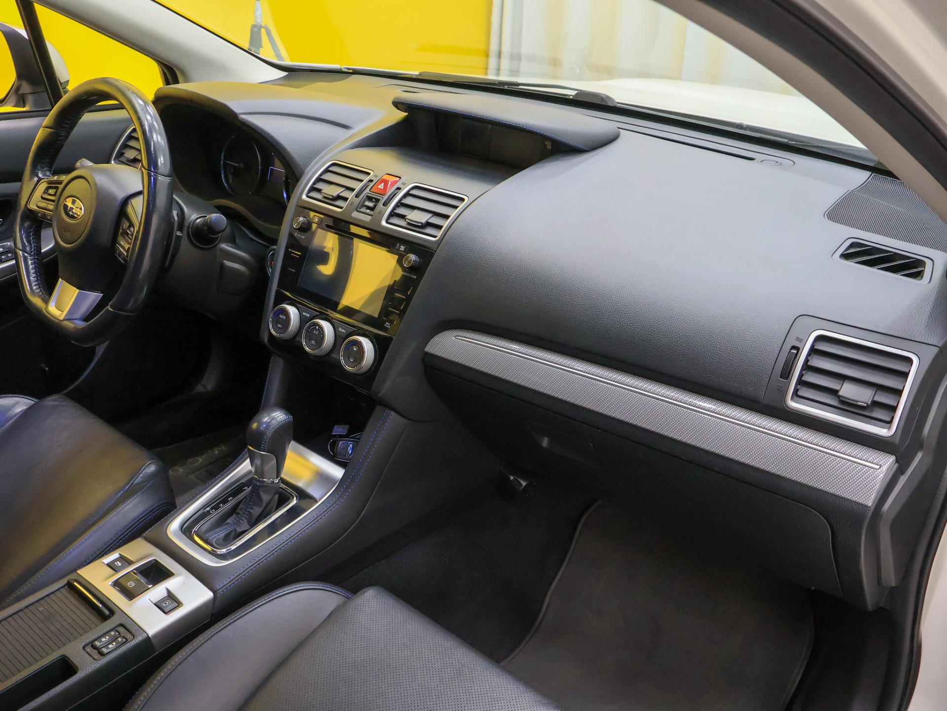 SUBARU Levorg 2015