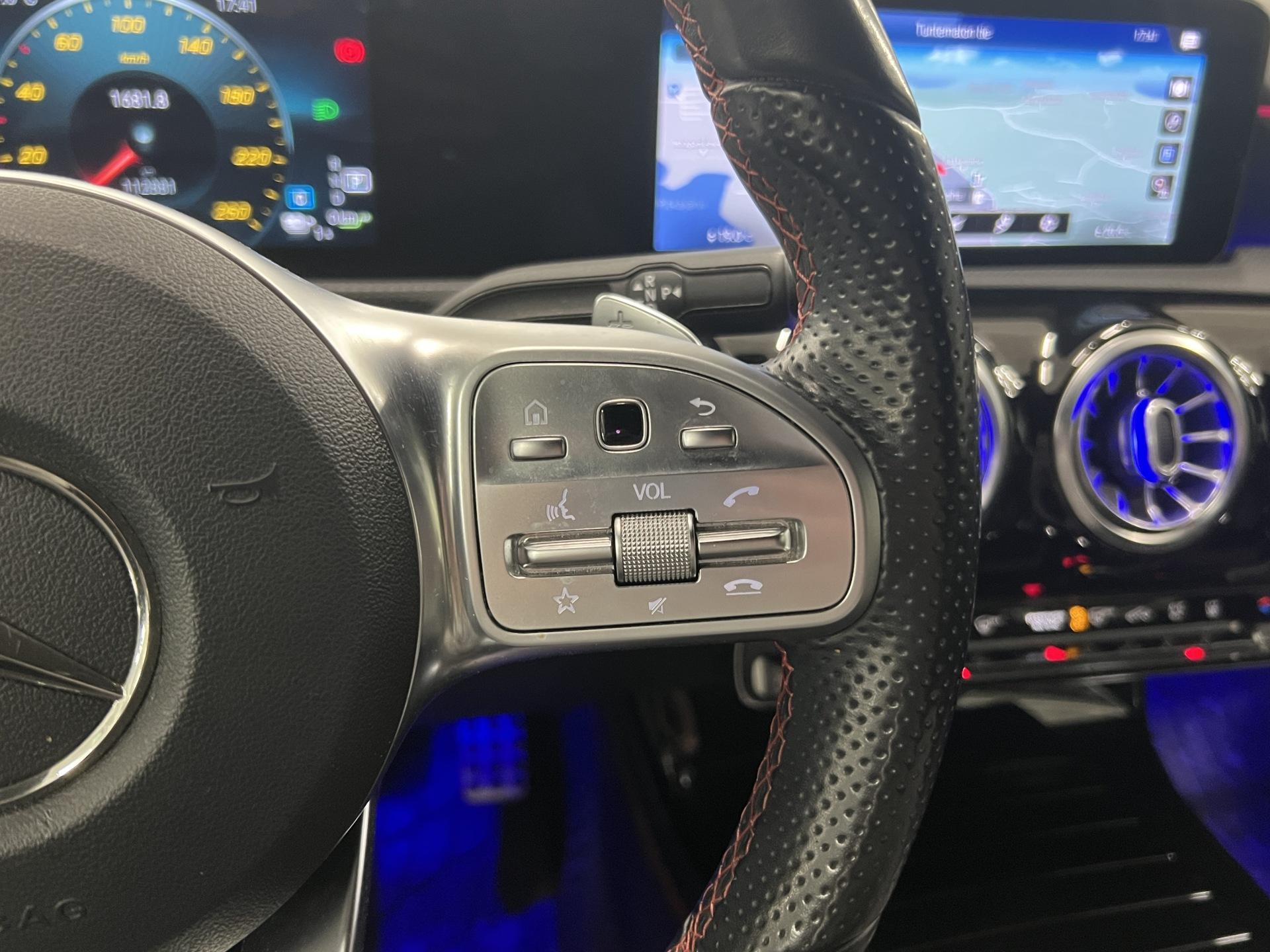 MERCEDES-BENZ A 2020